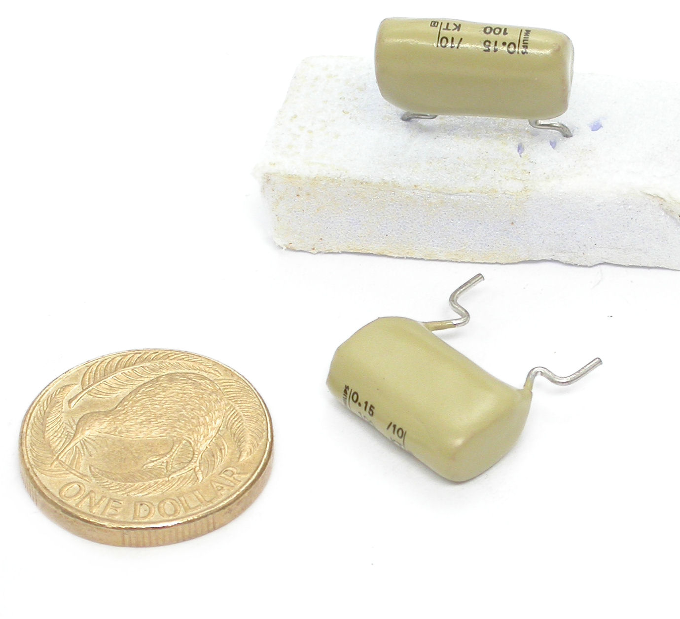 150nF-K-100V-RAD-347-2x154-PH_06.JPG  (156.9 Kb)
