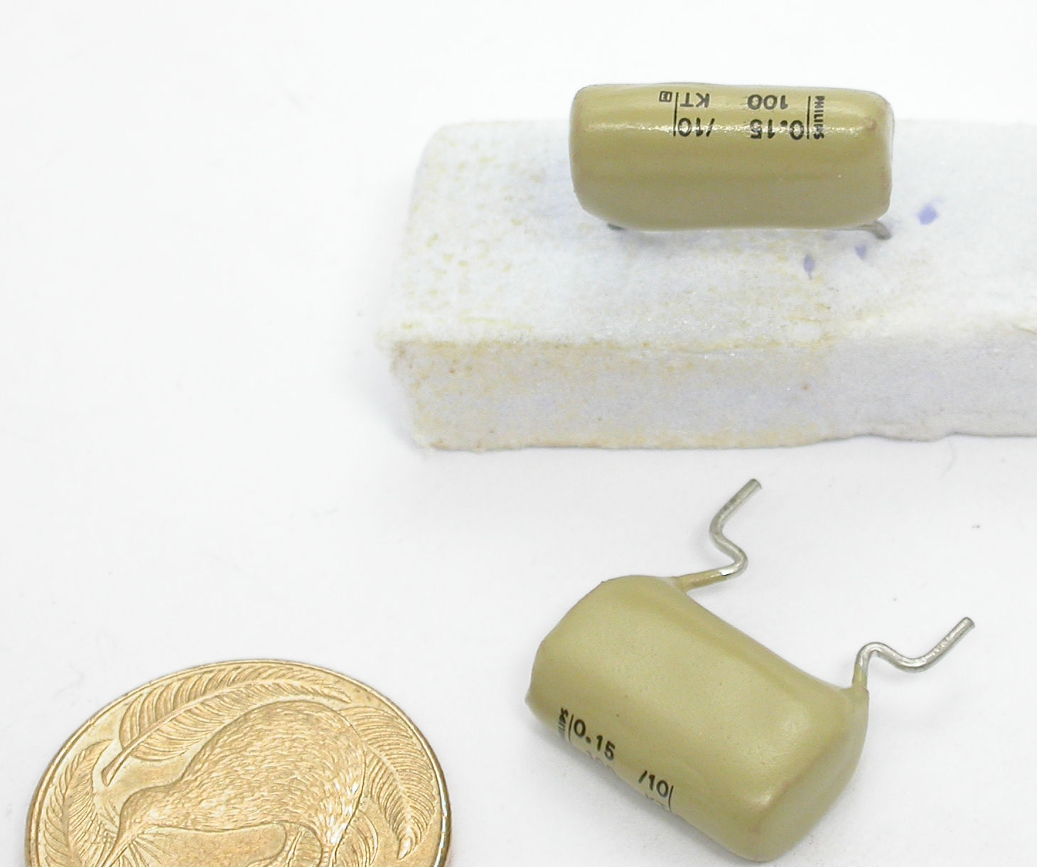 150nF-K-100V-RAD-347-2x154-PH_07.JPG  (162.8 Kb)
