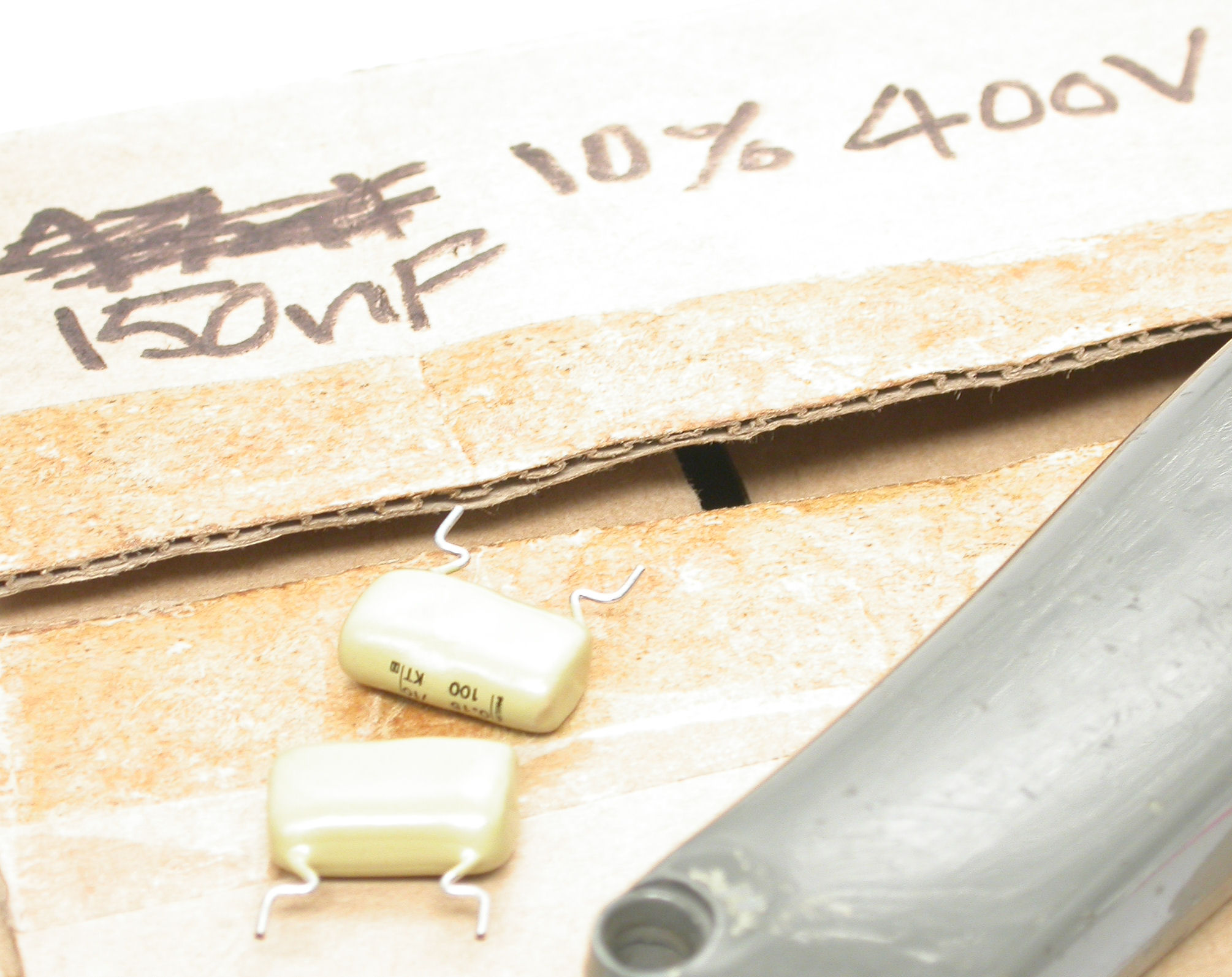 150nF-K-400V-RAD-347-21154-PH_Box.JPG  (392.2 Kb)
