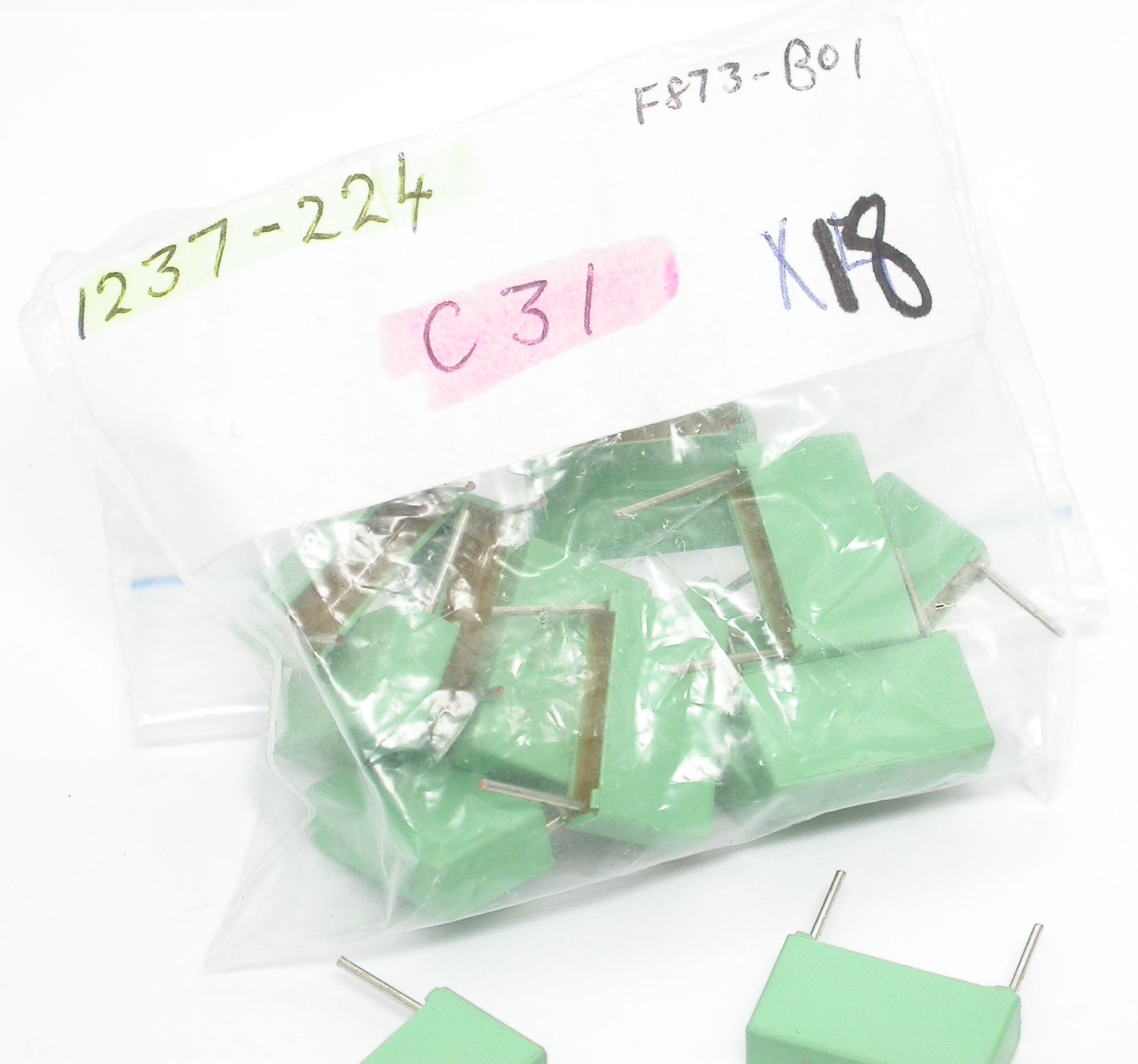 220nF-J-250V-RAD-MKT-1822-ERO_Bag.JPG  (243.0 Kb)