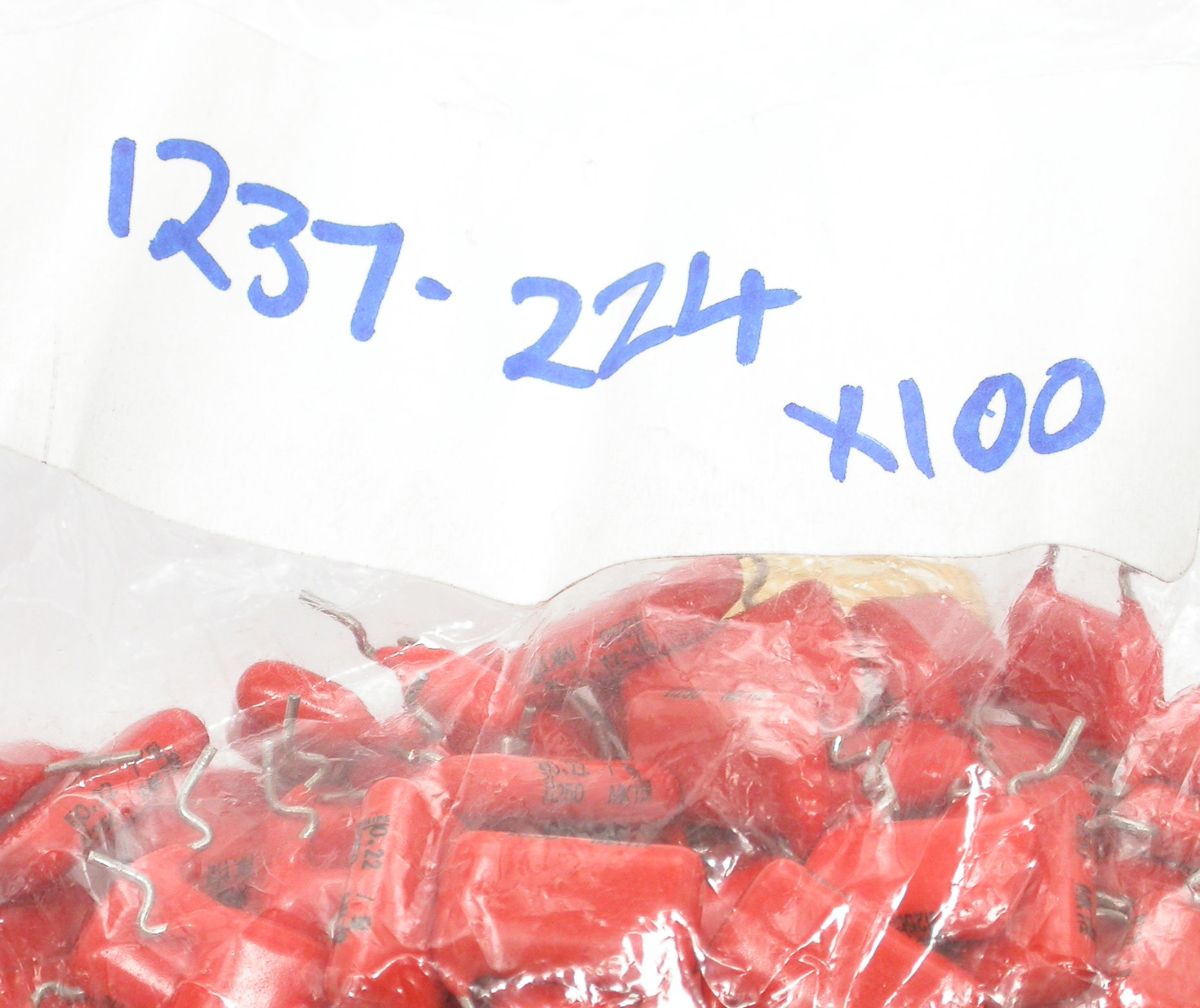 220nF-J-250V-RAD-MKT-368-21224-PH__Bag.JPG  (339.1 Kb)