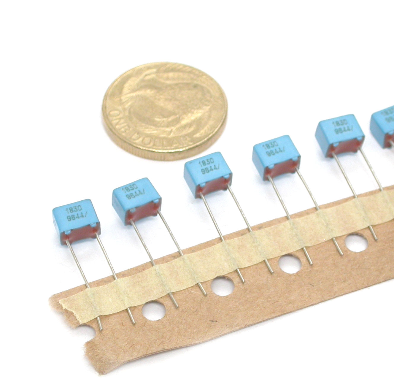 330pF-H-100V-RAD-MKP-1830-ERO_02.JPG  (158.5 Kb)