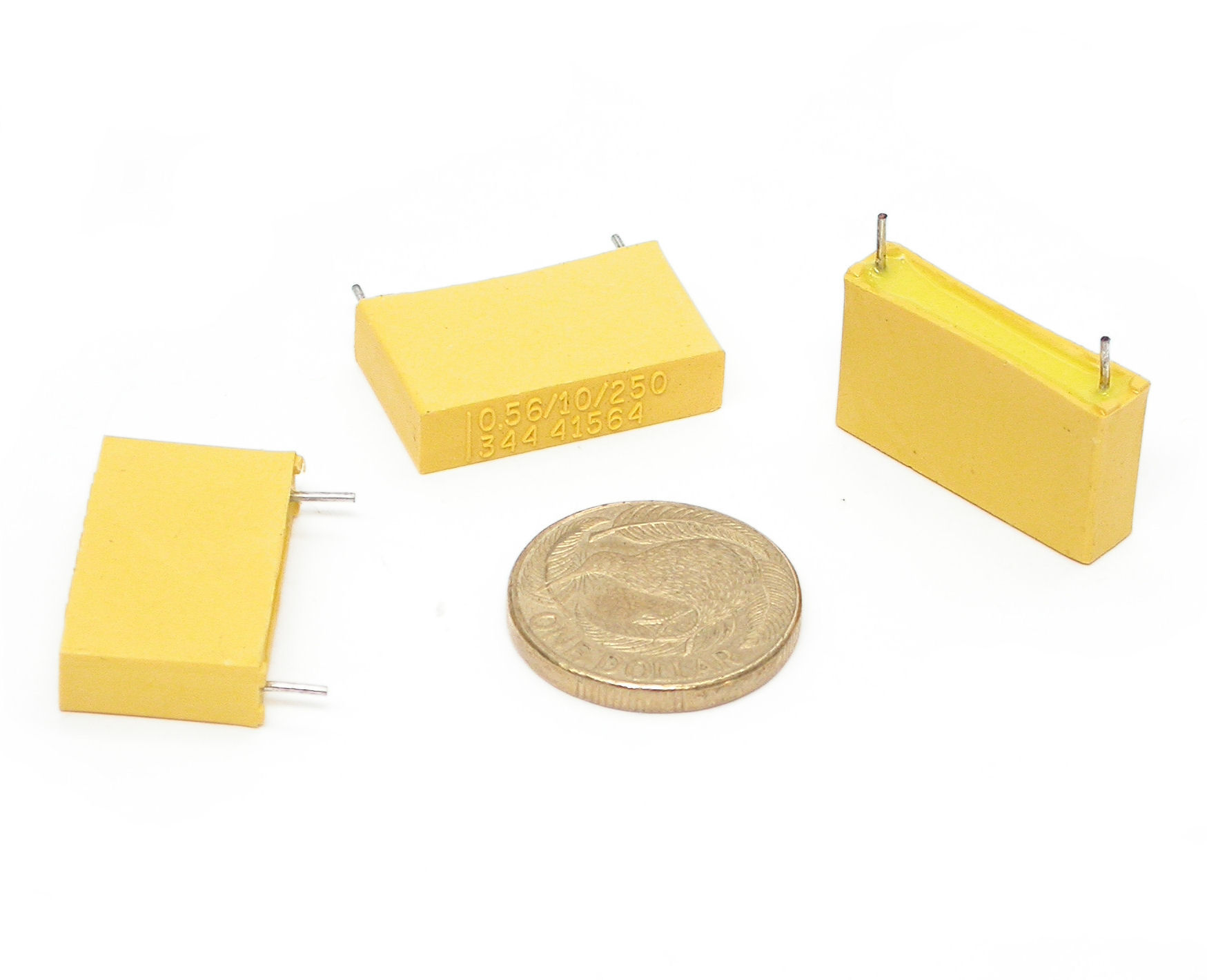 560nF-K-250V-RAD-MKT-344-41564-PH_00.JPG  (150.2 Kb)