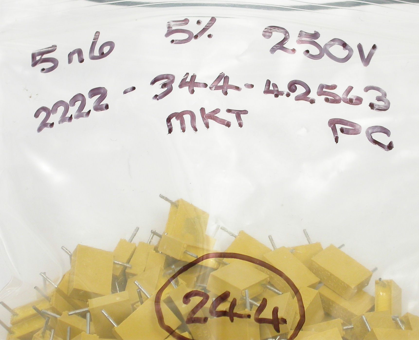 56nF-J-250V-RAD-MKT-344-42563-PH_Bag.JPG  (241.3 Kb)