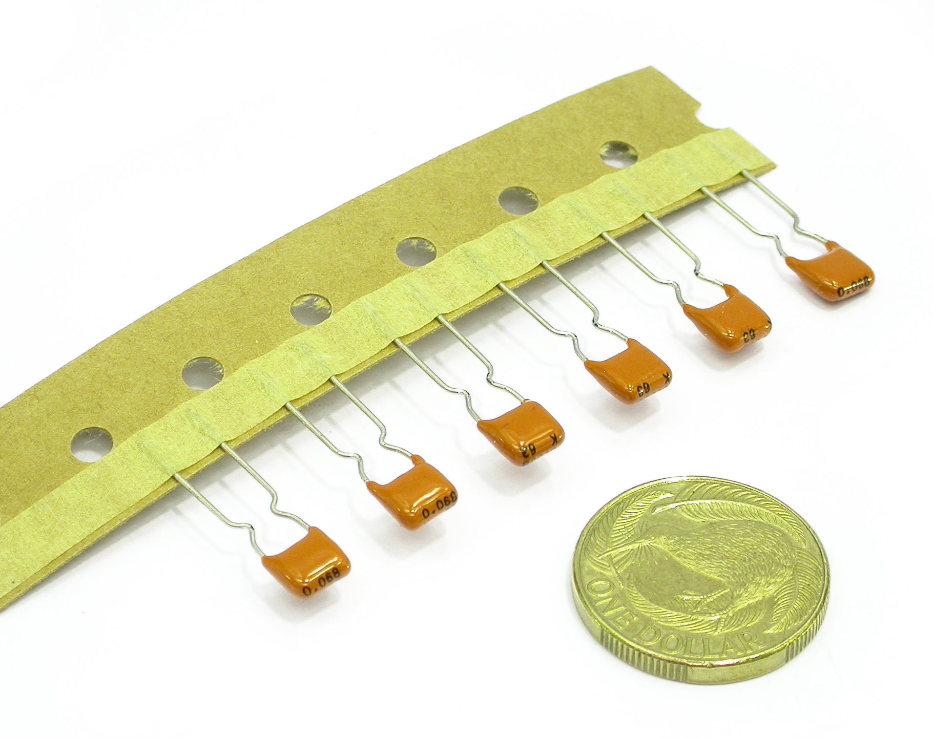 68nF-K-63V-MKT-RAD-365-71683-PH_00.JPG  (279.3 Kb)