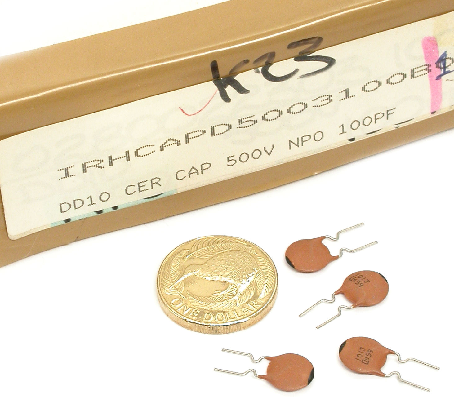 100pF-J-500V-Rad-NPO-DD10-Murata_04.JPG  (226.8 Kb)