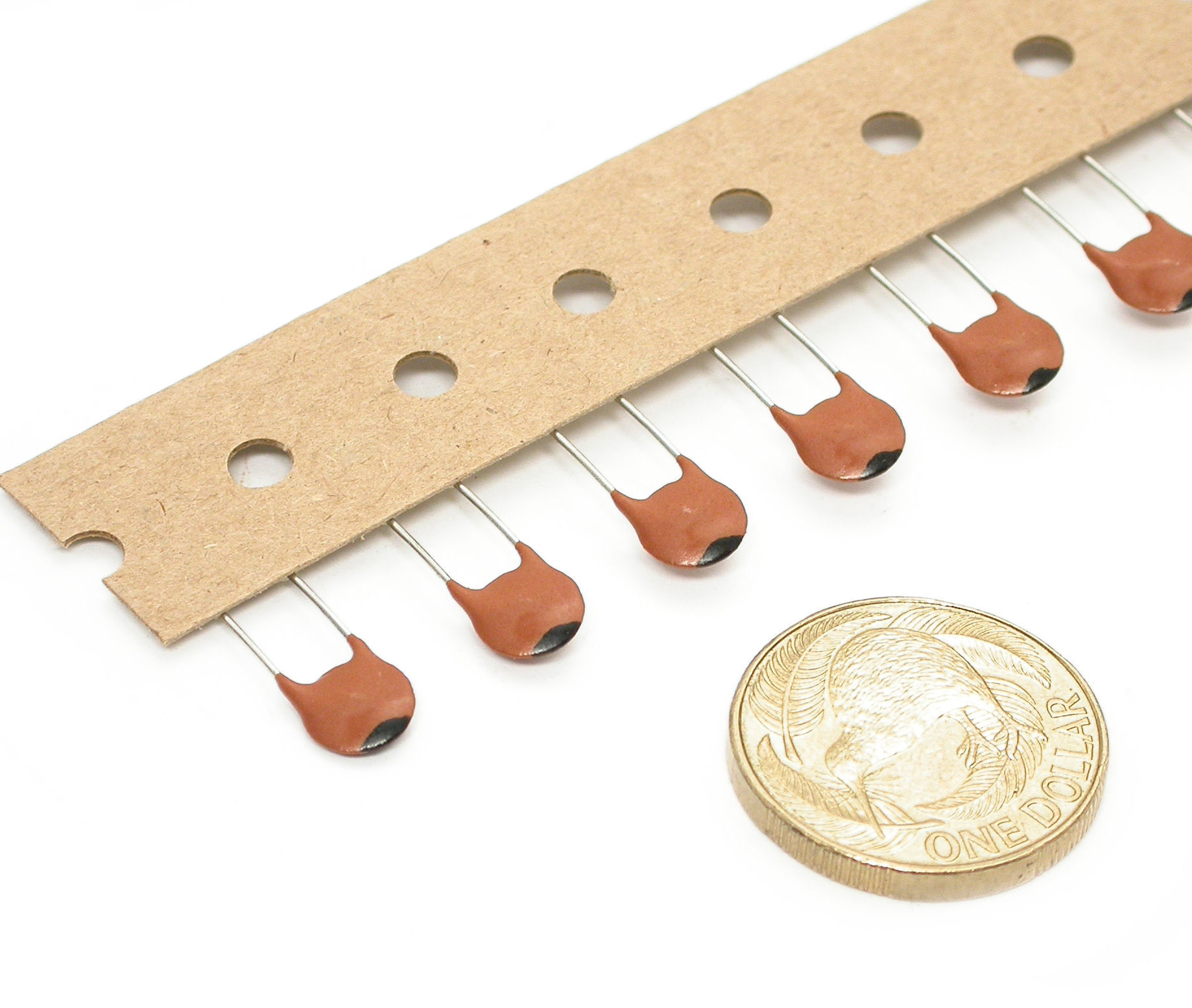 100pF-J-50V-Murata_00.JPG  (295.3 Kb)