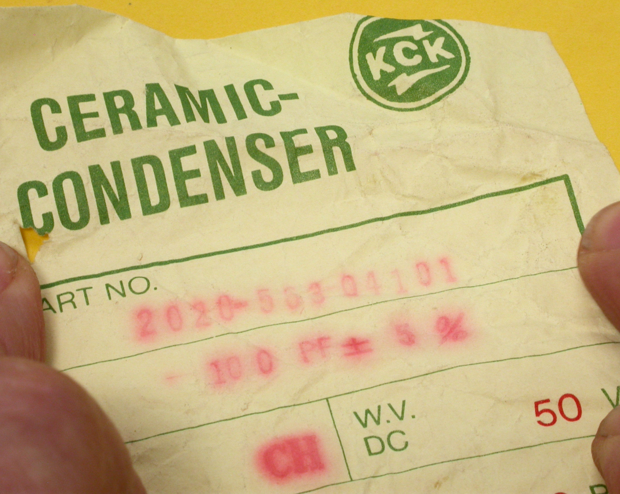 100pF-J-50V-NPO_DSCN3211.JPG  (524.4 Kb)