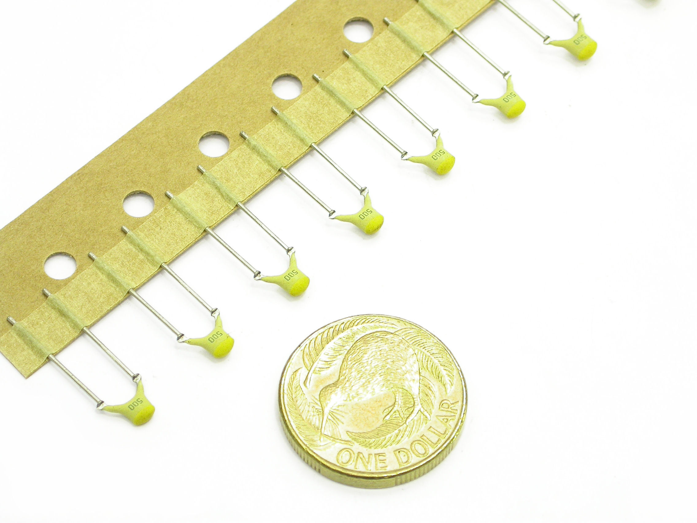 100pF-K-500V-RAD_DSCN3071a.JPG  (379.9 Kb)