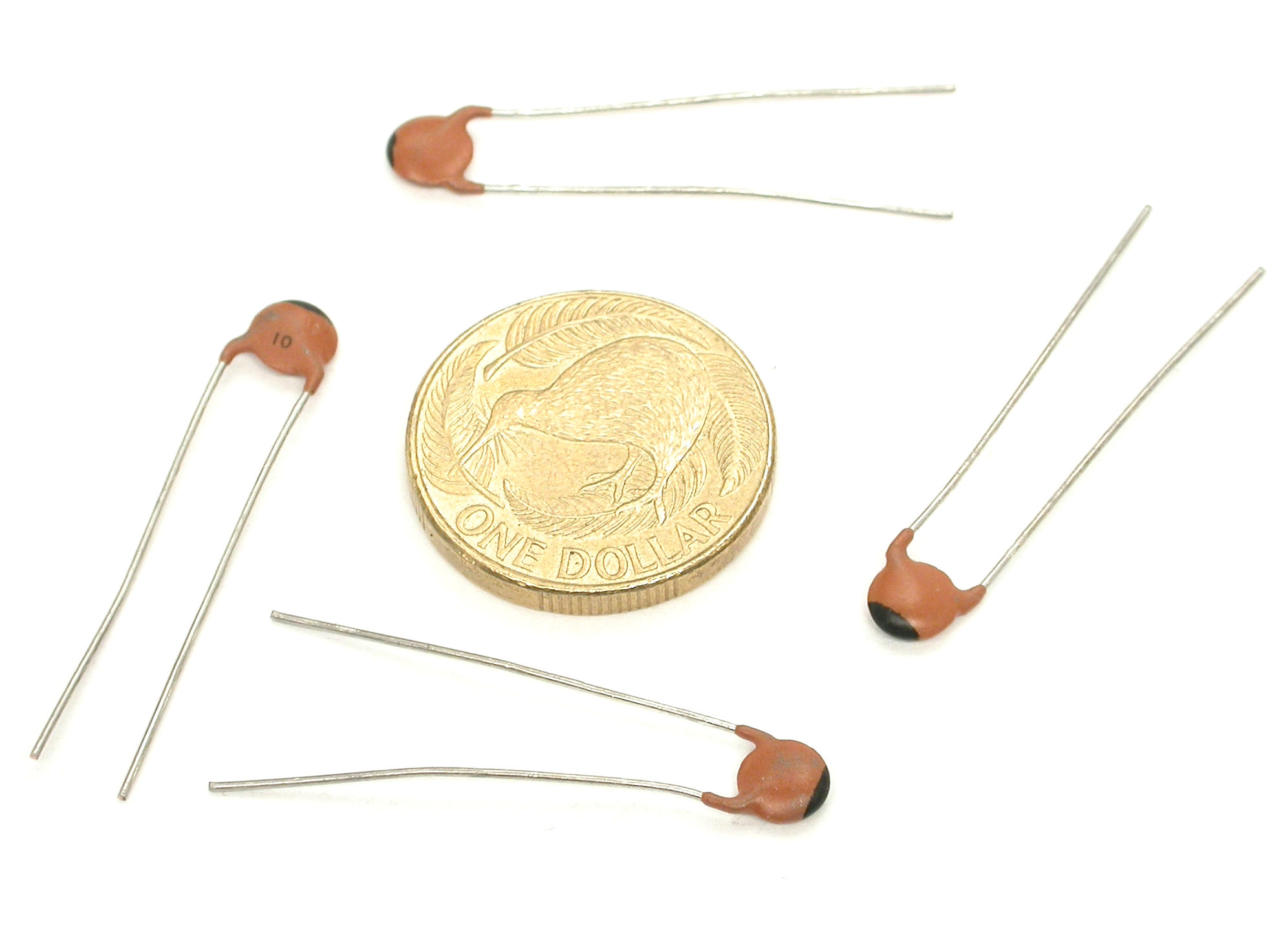 10pF-x-xV-RAD-NPO_DSCN1258.JPG  (206.5 Kb)