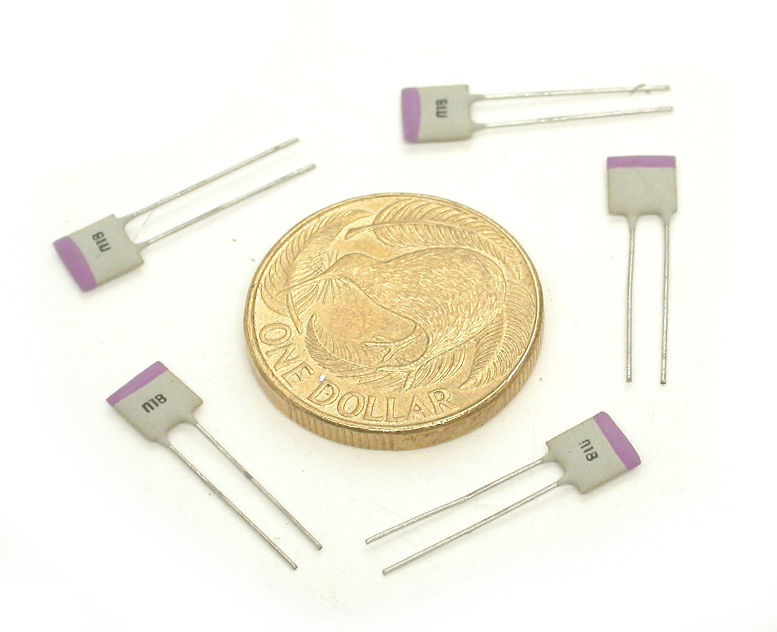 180pF-G-100V-N750-632-58181-PH_00.JPG  (177.4 Kb)