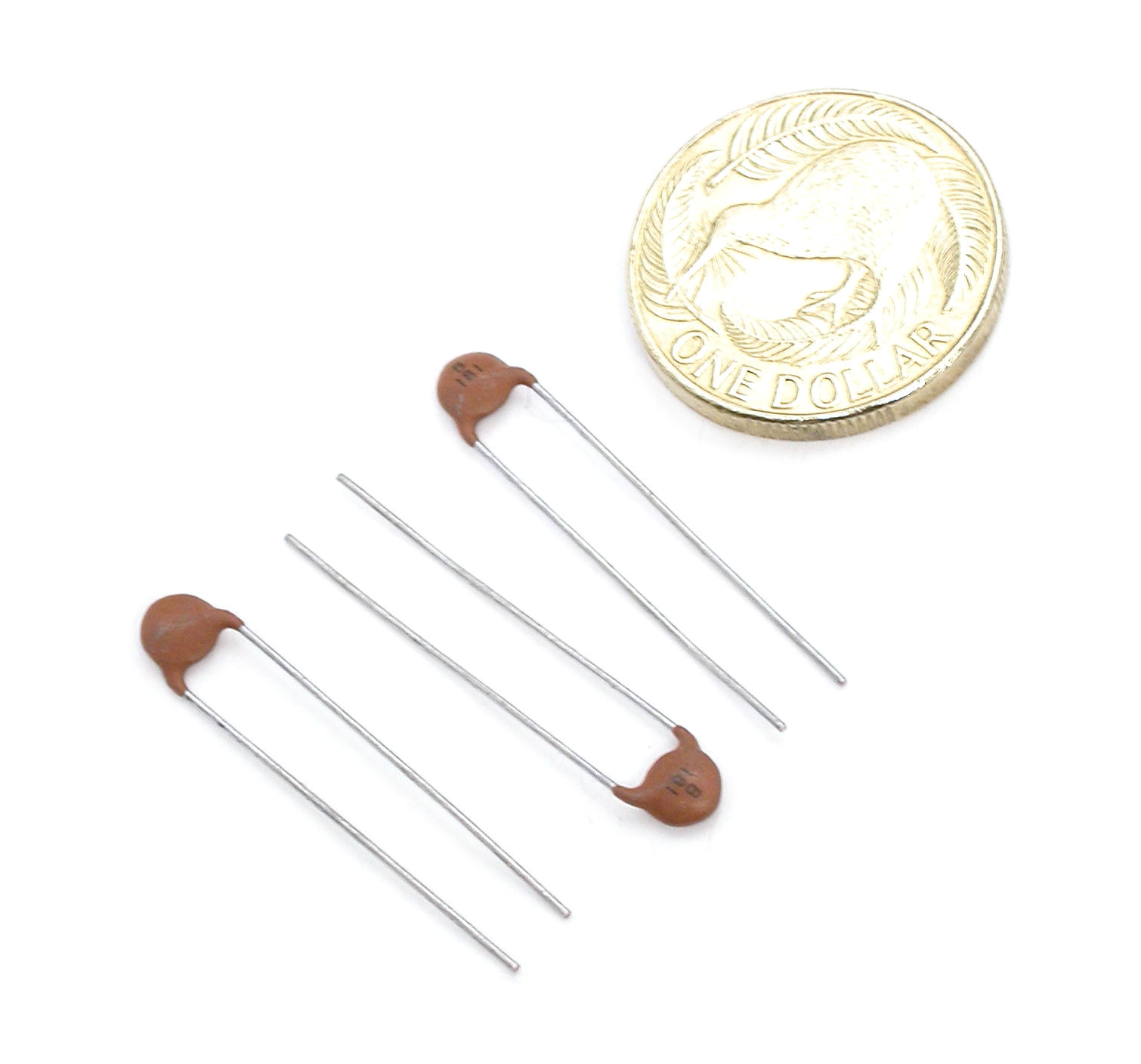 180pF-J-500V-Rad-B-DD05-Murata_01.JPG  (131.1 Kb)