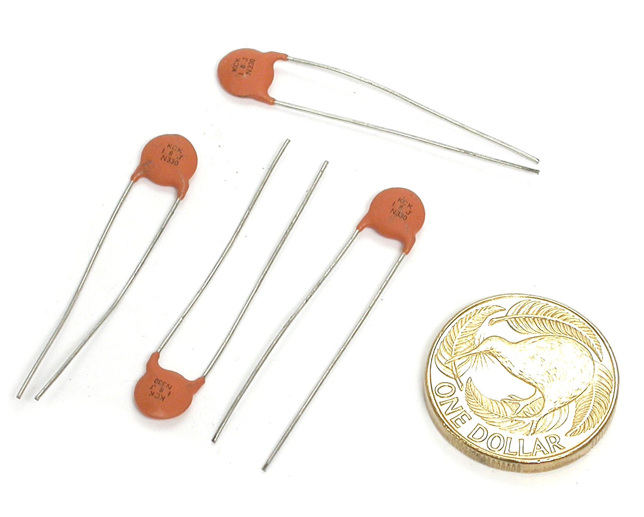 18pF-J-500V-N330-CCH80-KCK_00.JPG  (138.6 Kb)