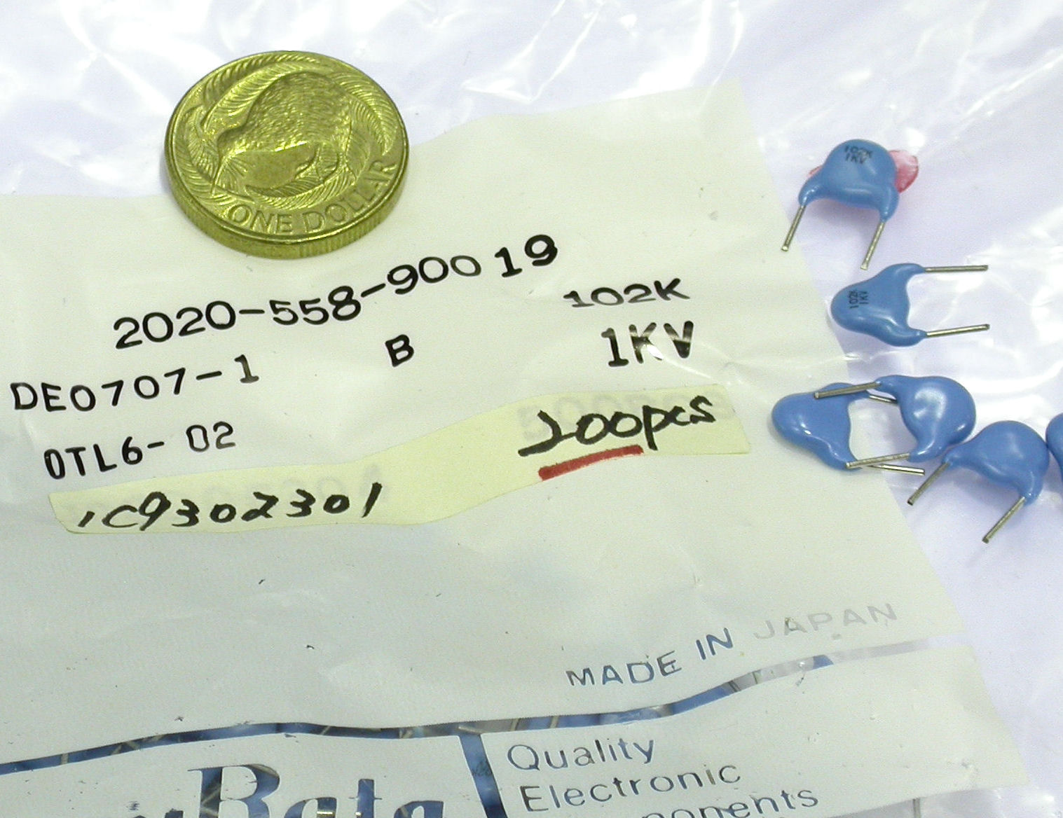 1nF-K-1Kv-Rad-DE0707-1B-Murata_Bag.JPG  (265.4 Kb)