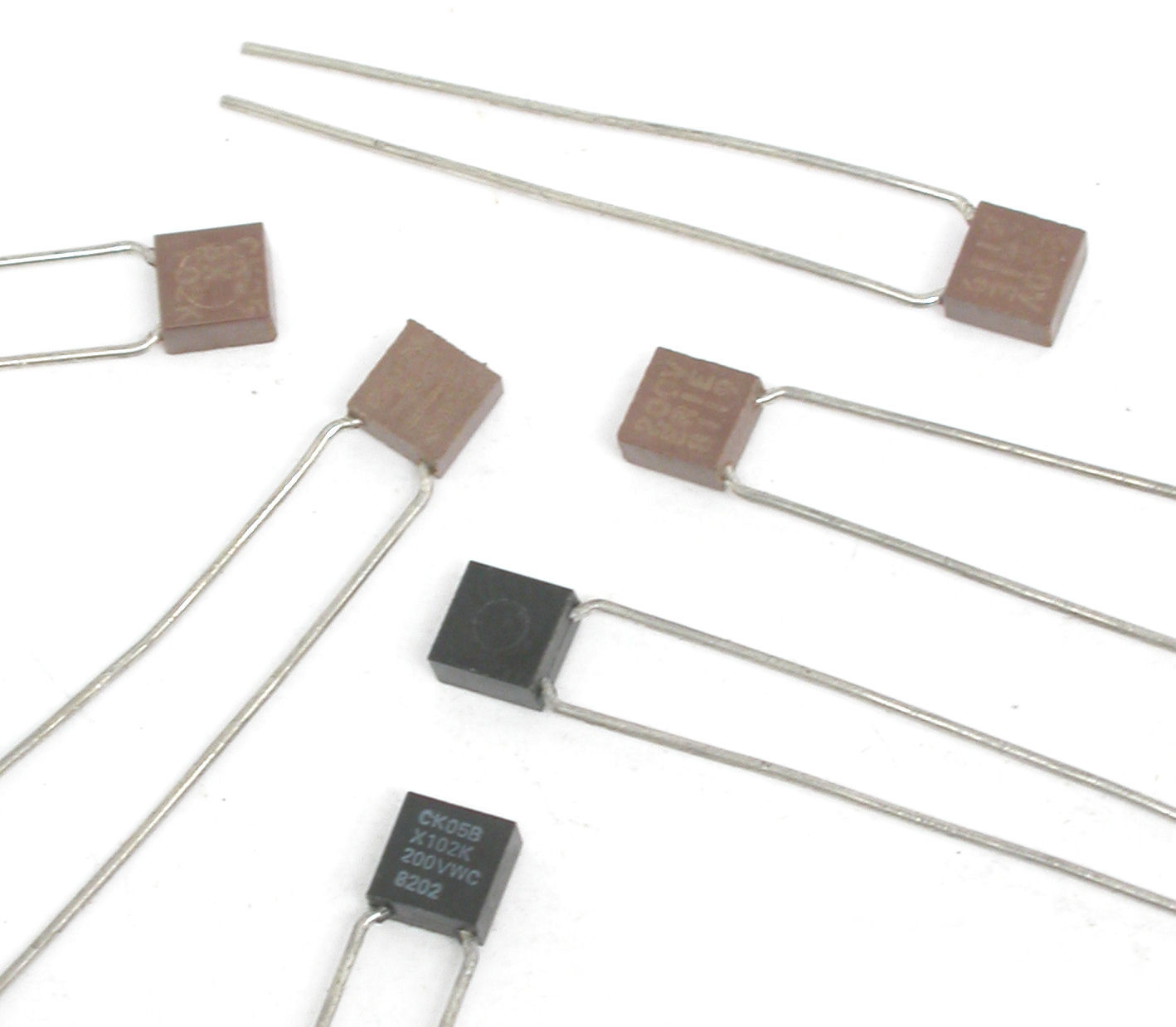 1nF-K-200V-CK05-BX-Erie_01.JPG  (115.6 Kb)