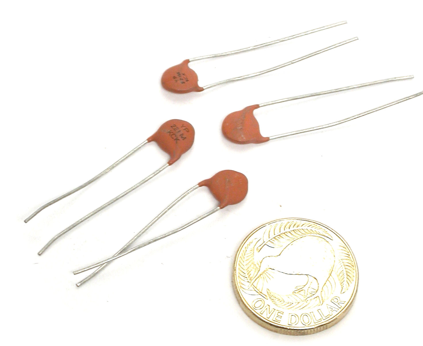 220pF-M-500V-Rad-KCK_01.JPG  (139.2 Kb)