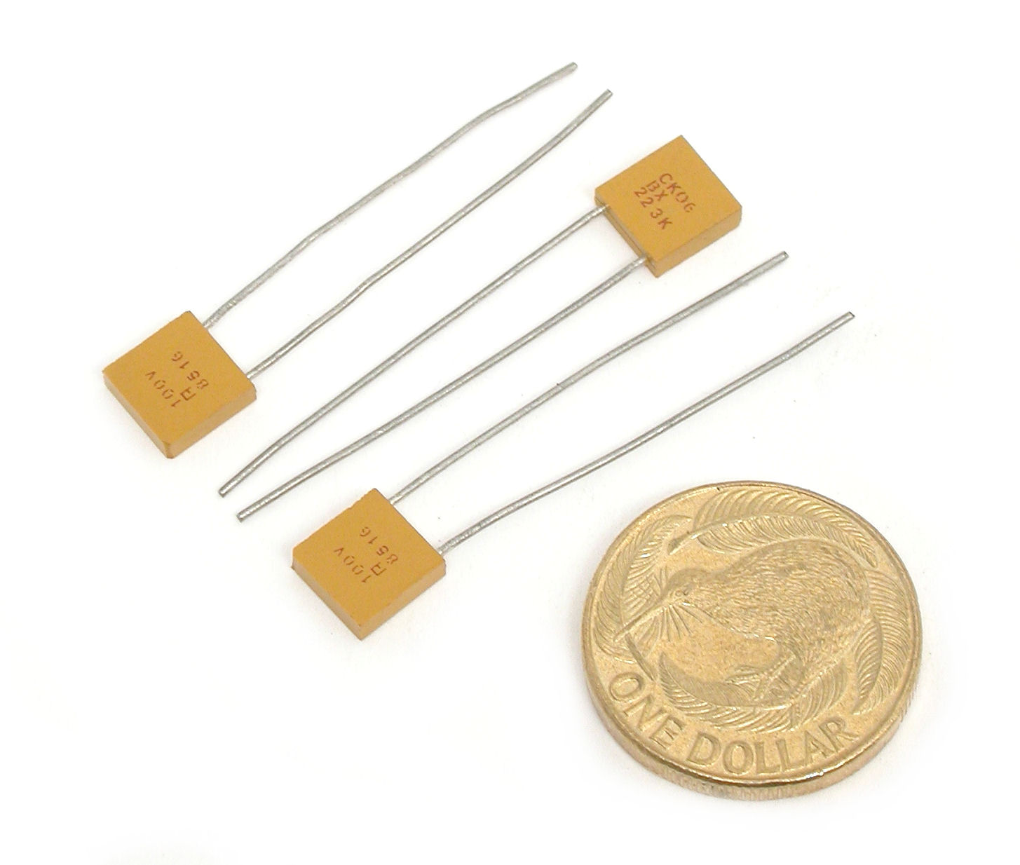 22nF-K-100V-X7R-BK-CK06-AVX_05.JPG  (146.5 Kb)