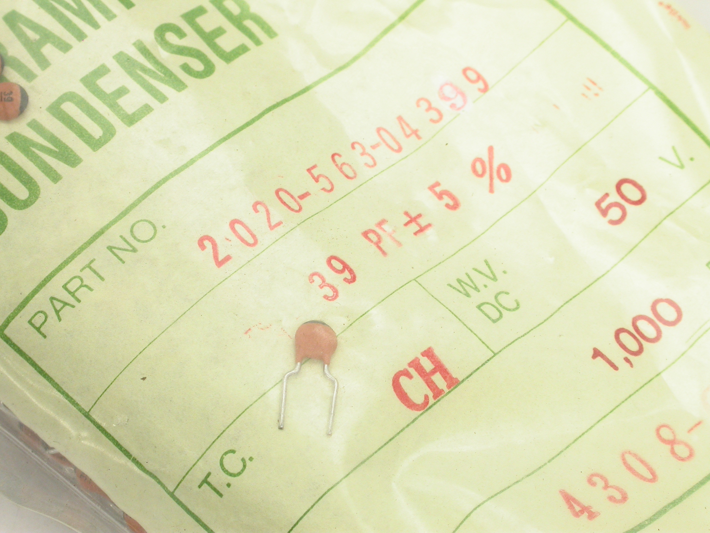 39pF-J-50V-RAD_DSCN1250.JPG  (1.2 Mb)