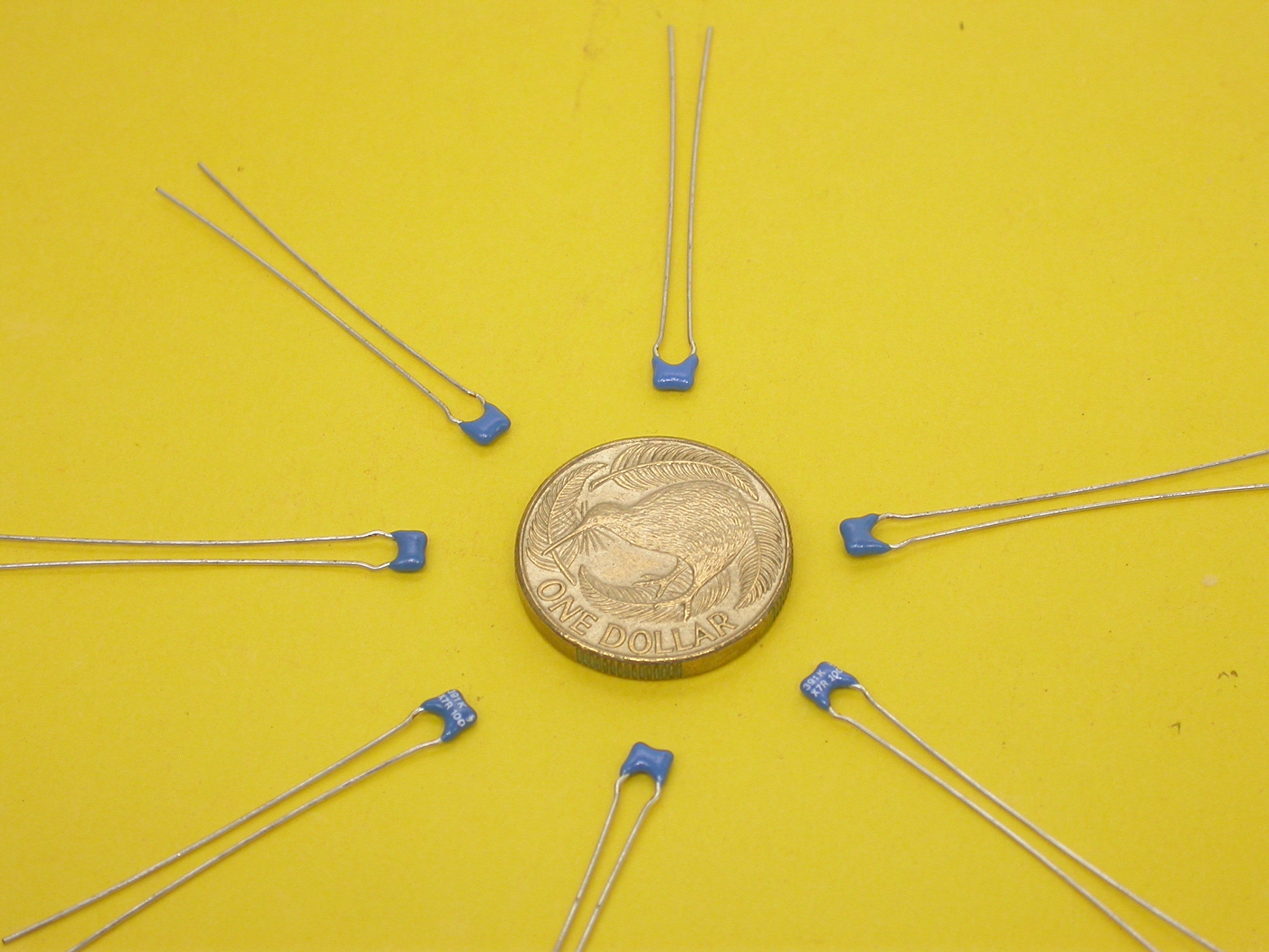 3n9F-K-100V-X7R-Rad-B37781-Siemens_00.JPG  (886.3 Kb)