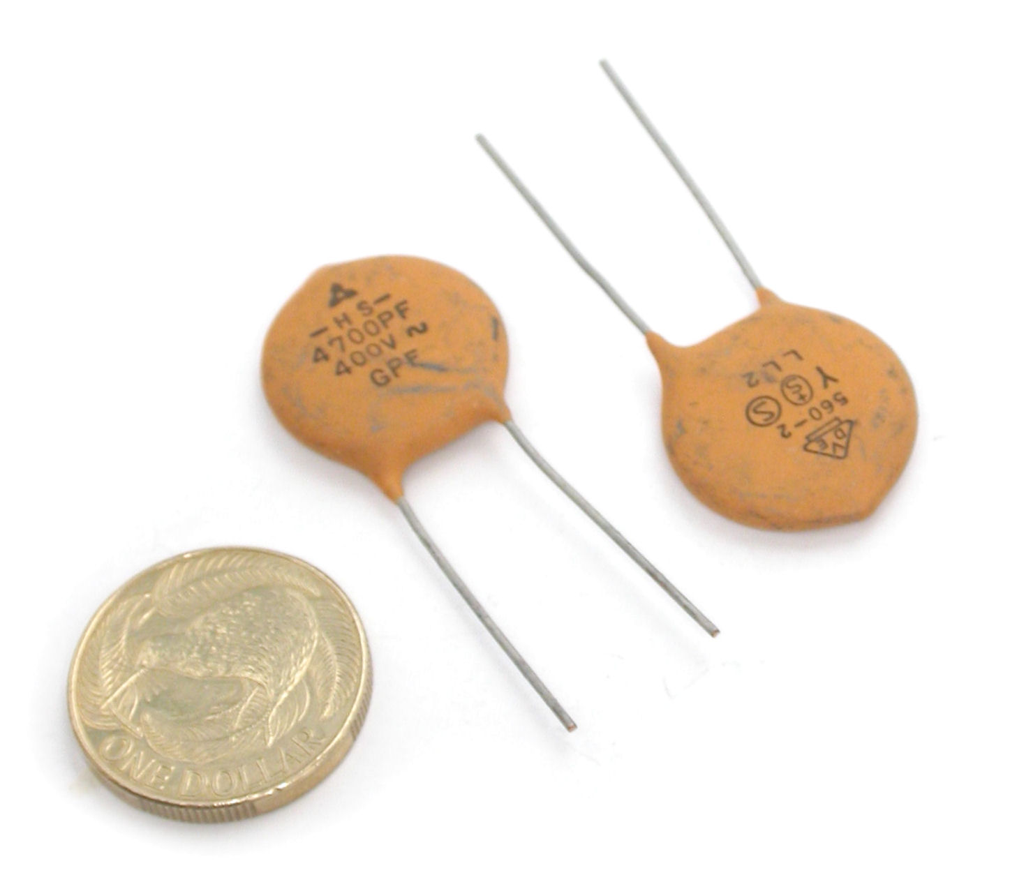 47nF-M-400Vac-RAD-KDHS472MD-Matsushita_00.JPG  (115.3 Kb)