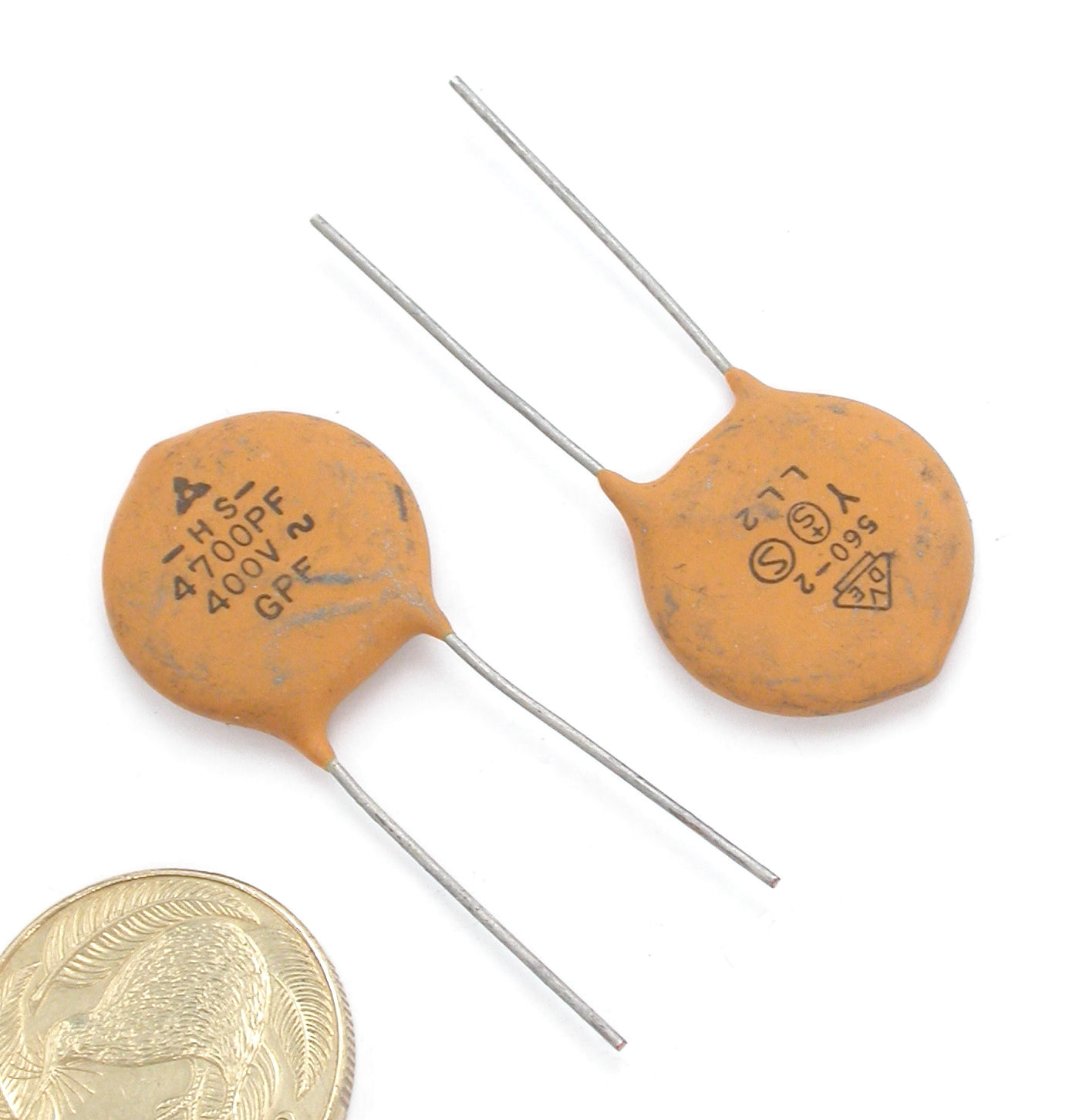 47nF-M-400Vac-RAD-KDHS472MD-Matsushita_03.JPG  (164.2 Kb)