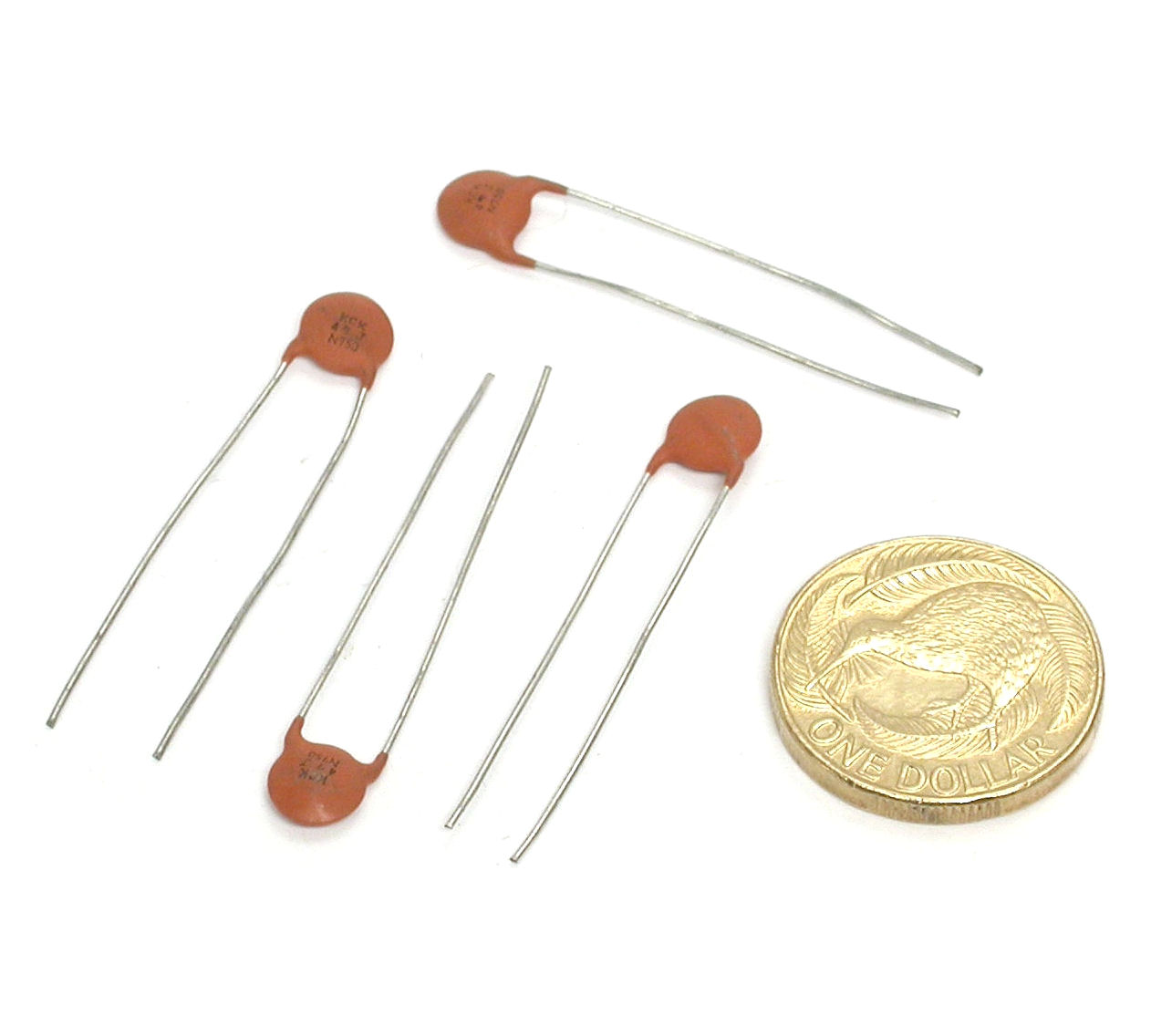 47pF-J-500V-N750-CCH80-KCK_00.JPG  (108.2 Kb)