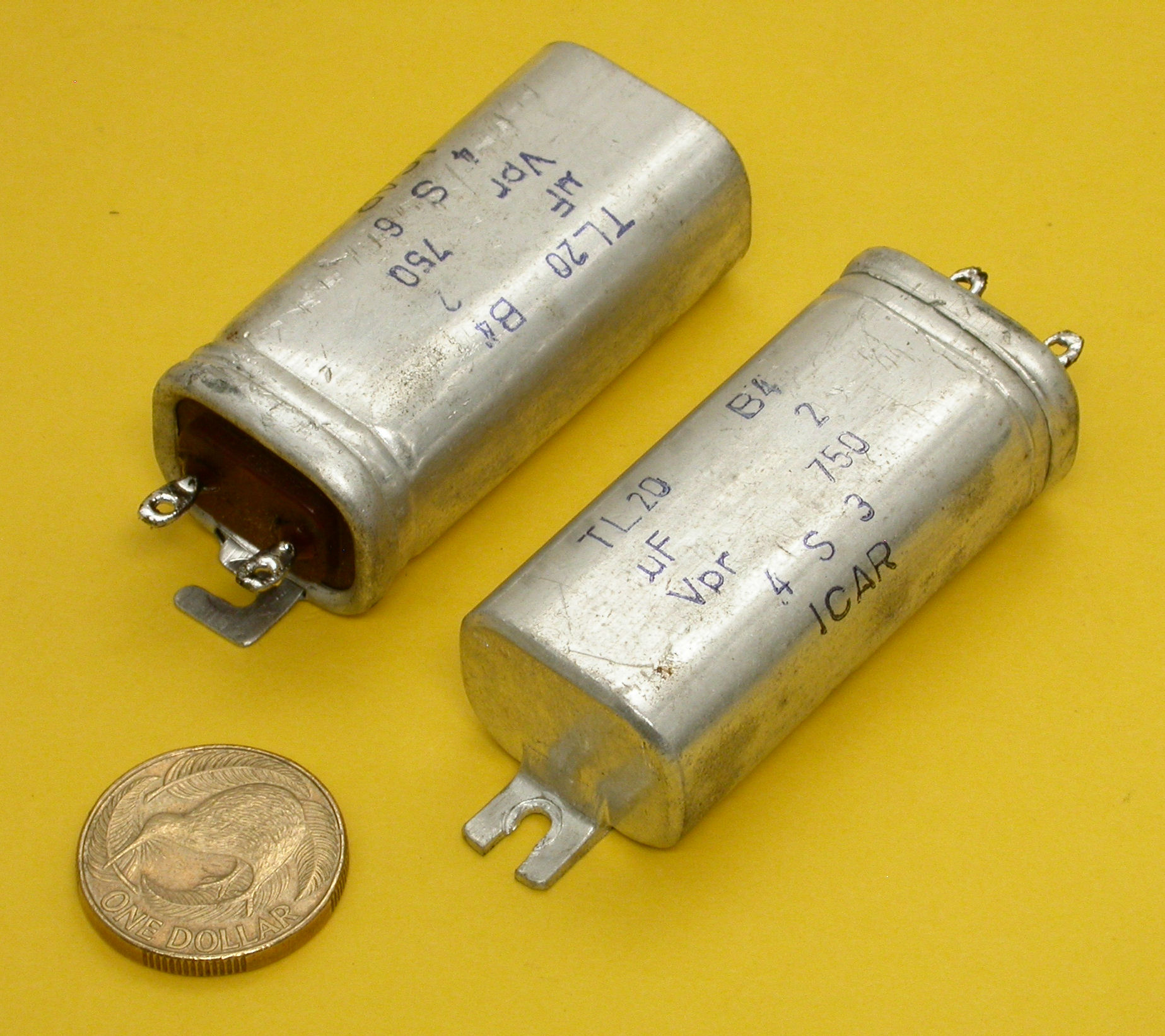 2uF-750Vdc_DSCN1819.JPG  (499.9 Kb)