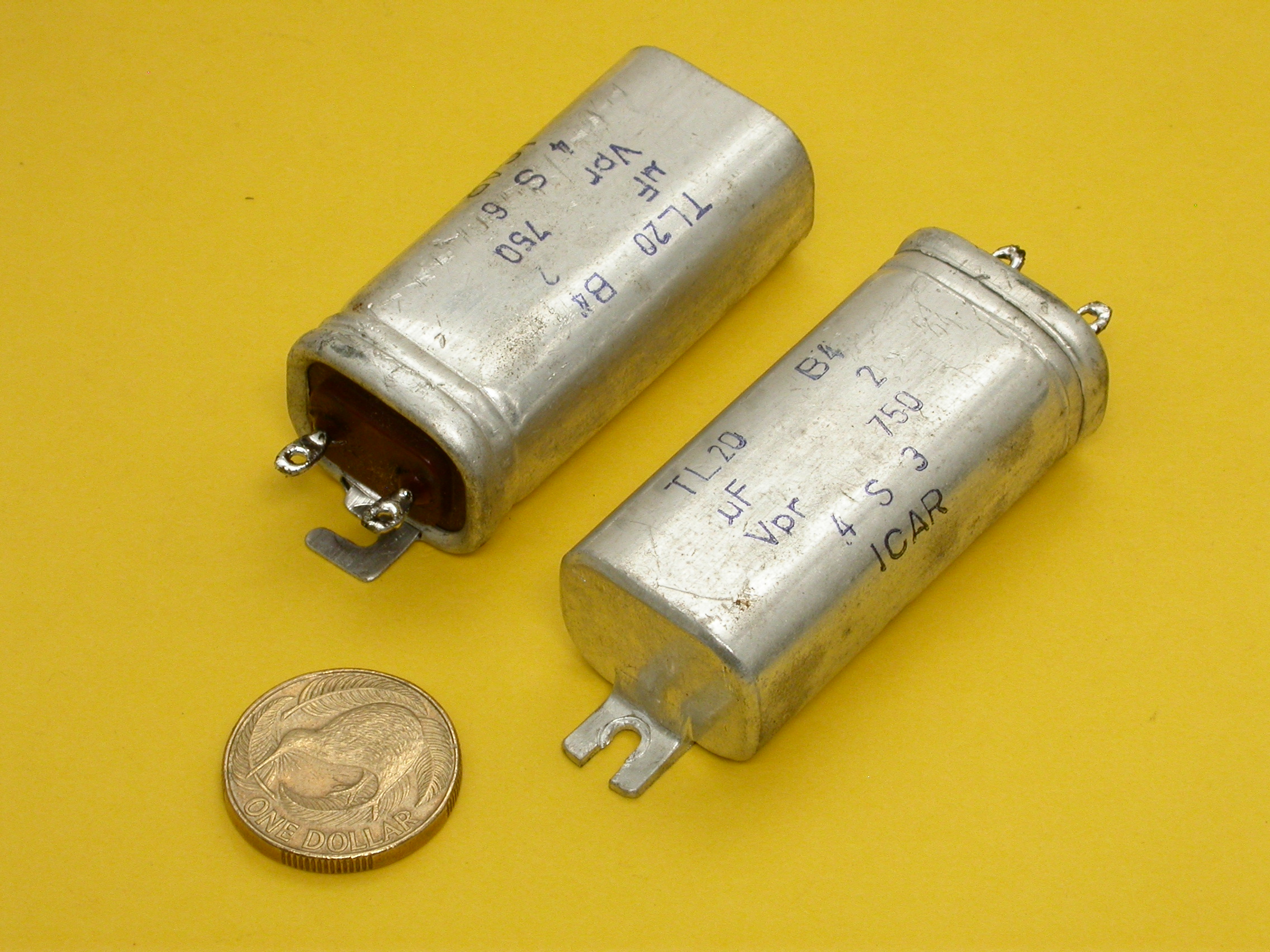 2uF-750Vdc_DSCN1820.JPG  (1.3 Mb)