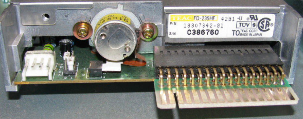 FD-235HF-Teac_Label.jpg  (81.7 Kb)