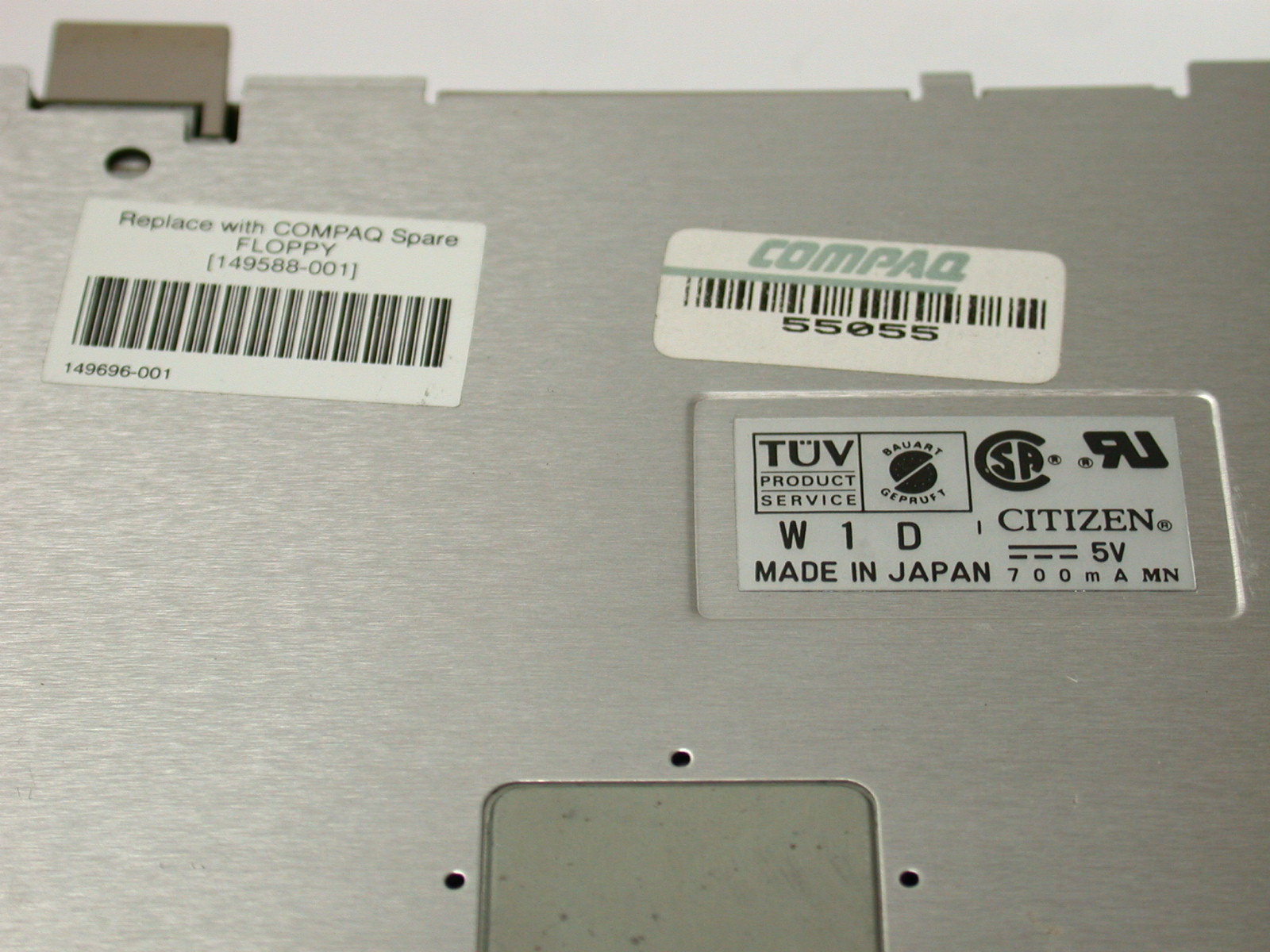FDD-Compaq-Laptop 002.jpg  (389.9 Kb)
