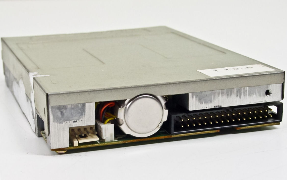 MP-F17W-10-NEC_Rear.jpg  (77.8 Kb)