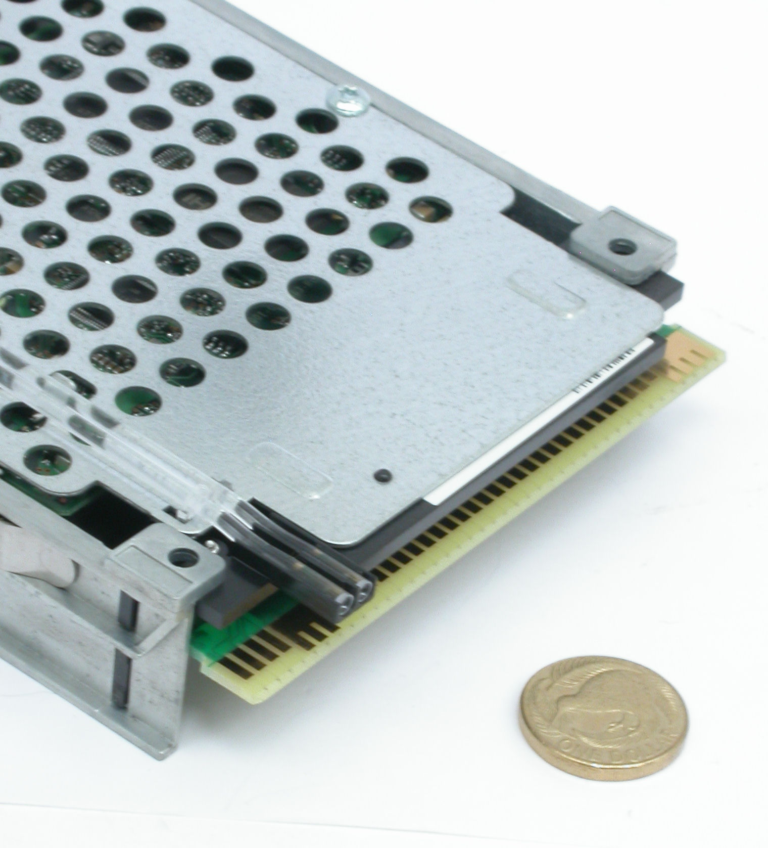 146GB-FRU-80P6426-IBM-DSCN6205.JPG  (276.5 Kb)