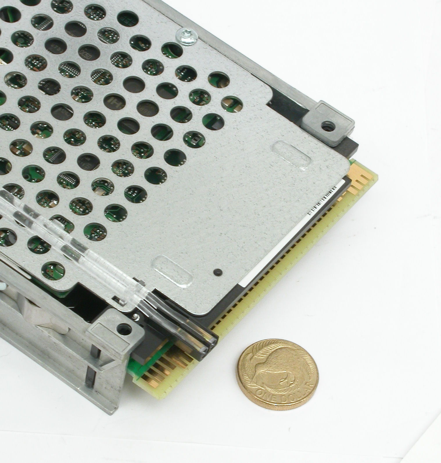 146GB-FRU-80P6426-IBM-DSCN6209.JPG  (307.9 Kb)