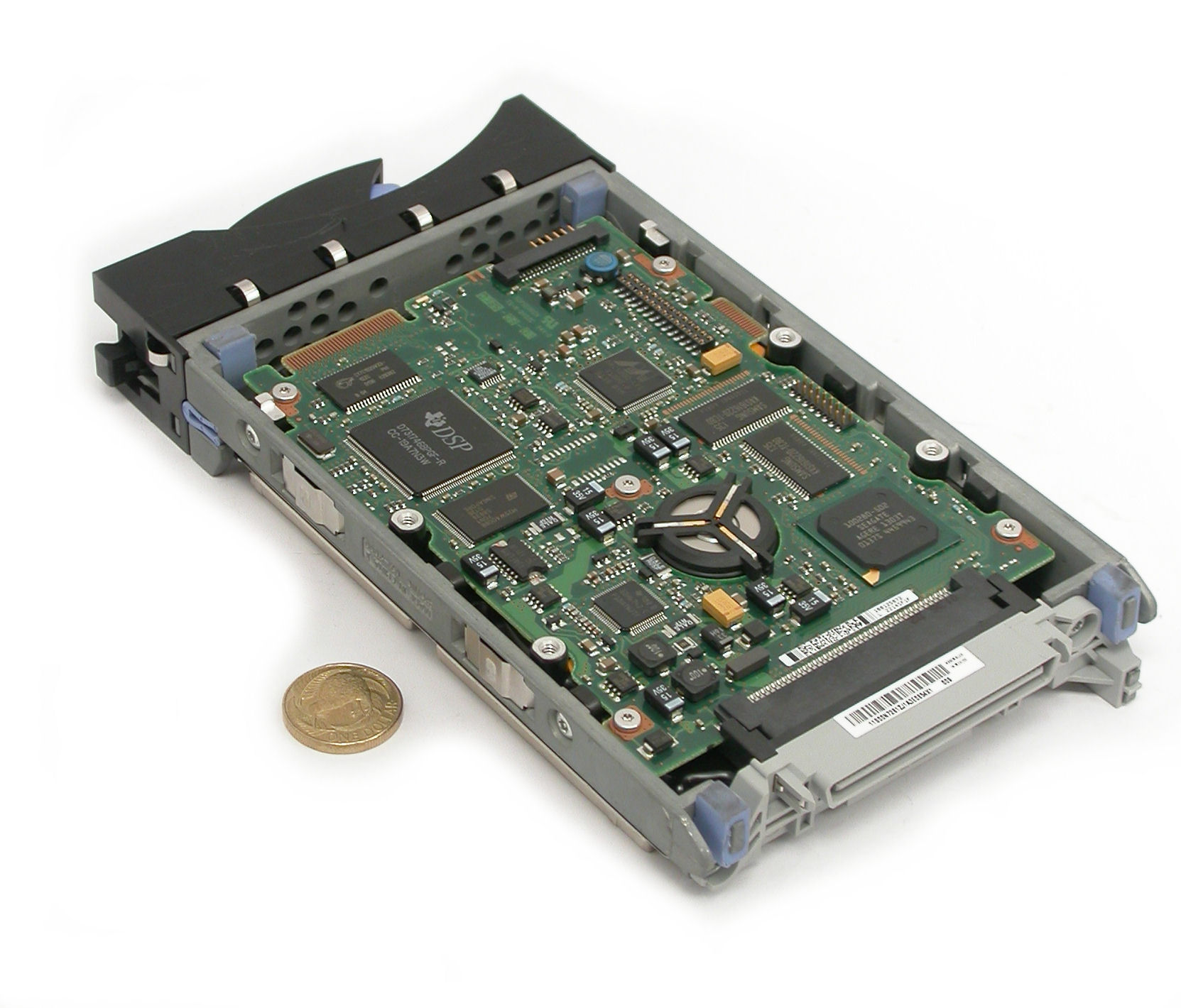 36GB-10k-U160-06P5659-IBM-DSCN6813.JPG  (269.2 Kb)