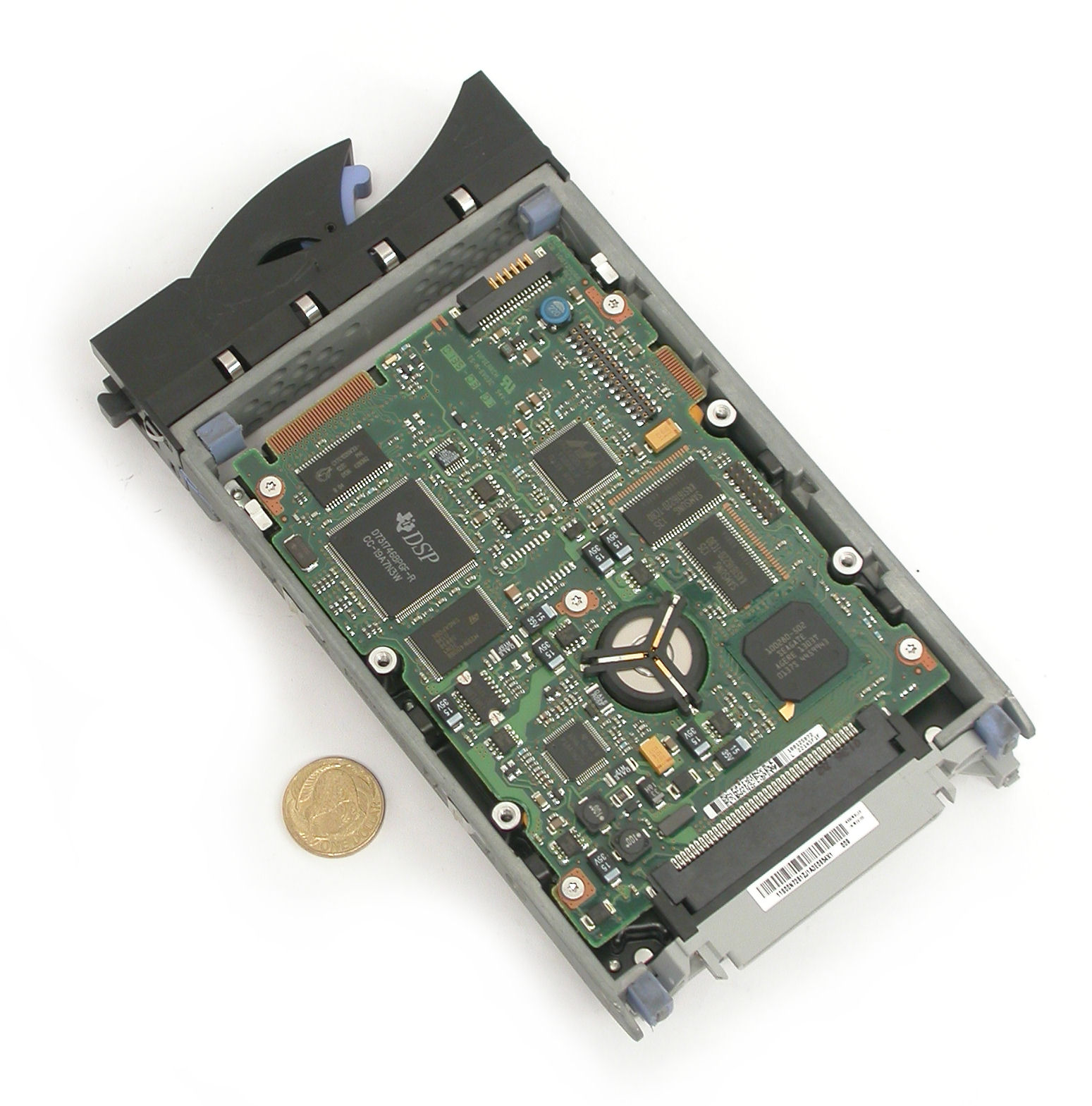 36GB-10k-U160-06P5659-IBM-DSCN6814.JPG  (291.0 Kb)