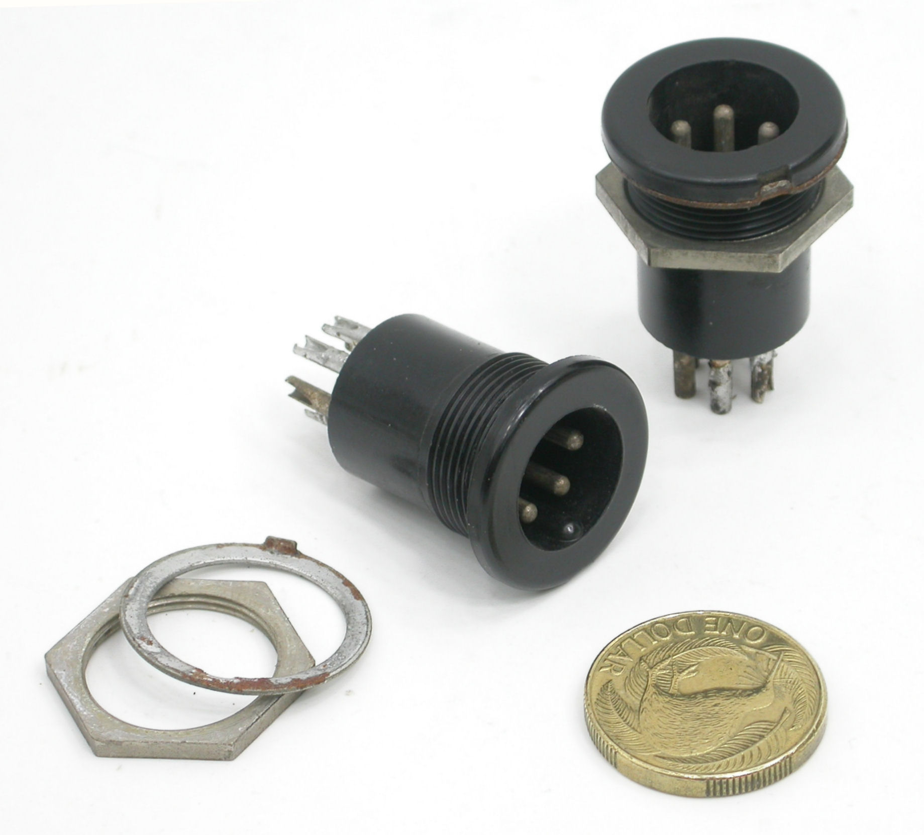 12BUL-6P-3A-P635-Bulgin-REF_02.JPG  (212.1 Kb)