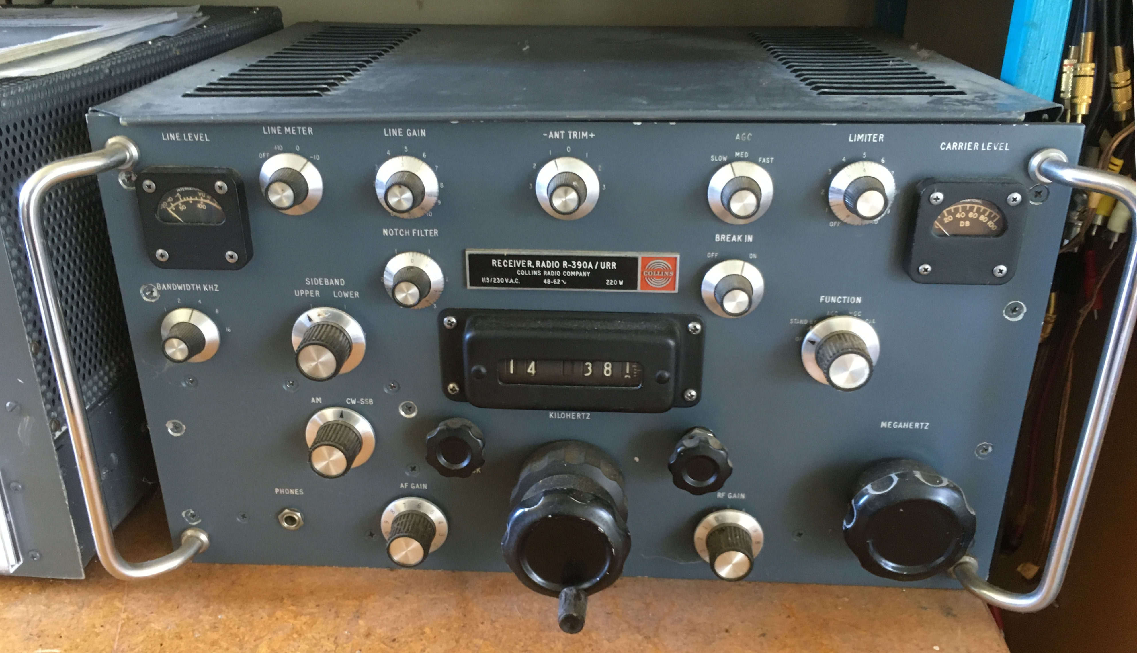 R390A-Collins_7149_01.JPG  (1.0 Mb)
