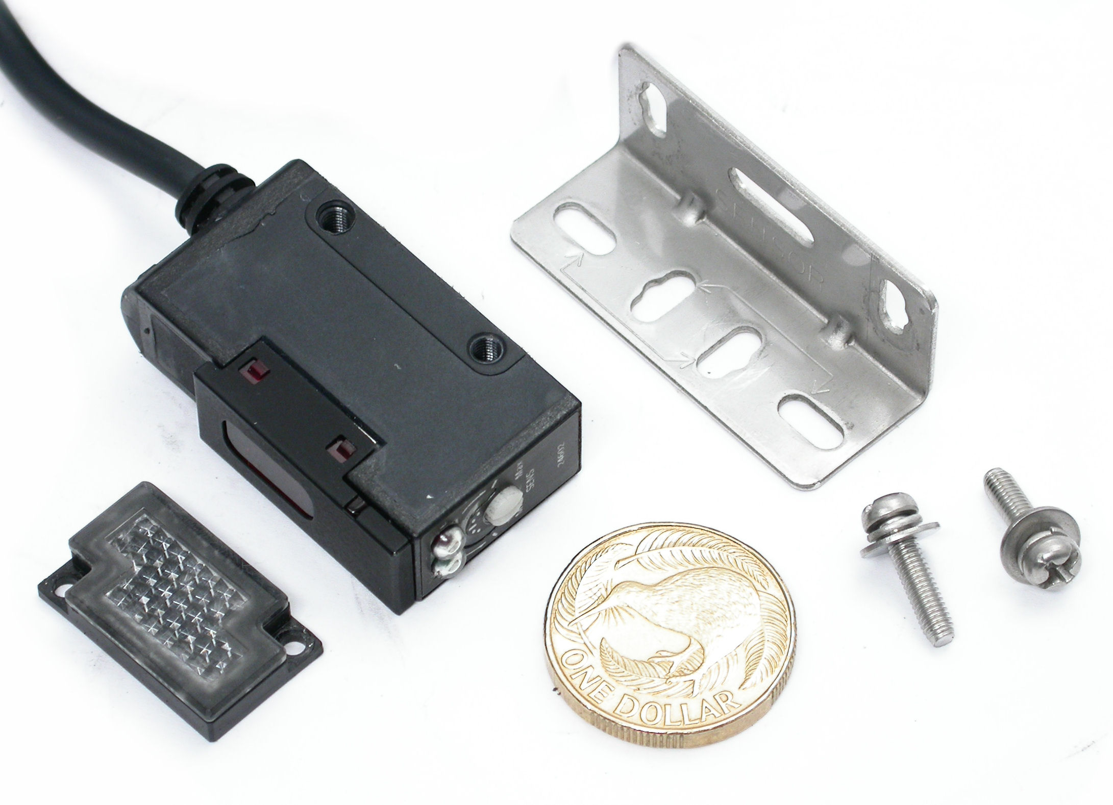 E3S-AR81-Omron_00.JPG  (325.8 Kb)