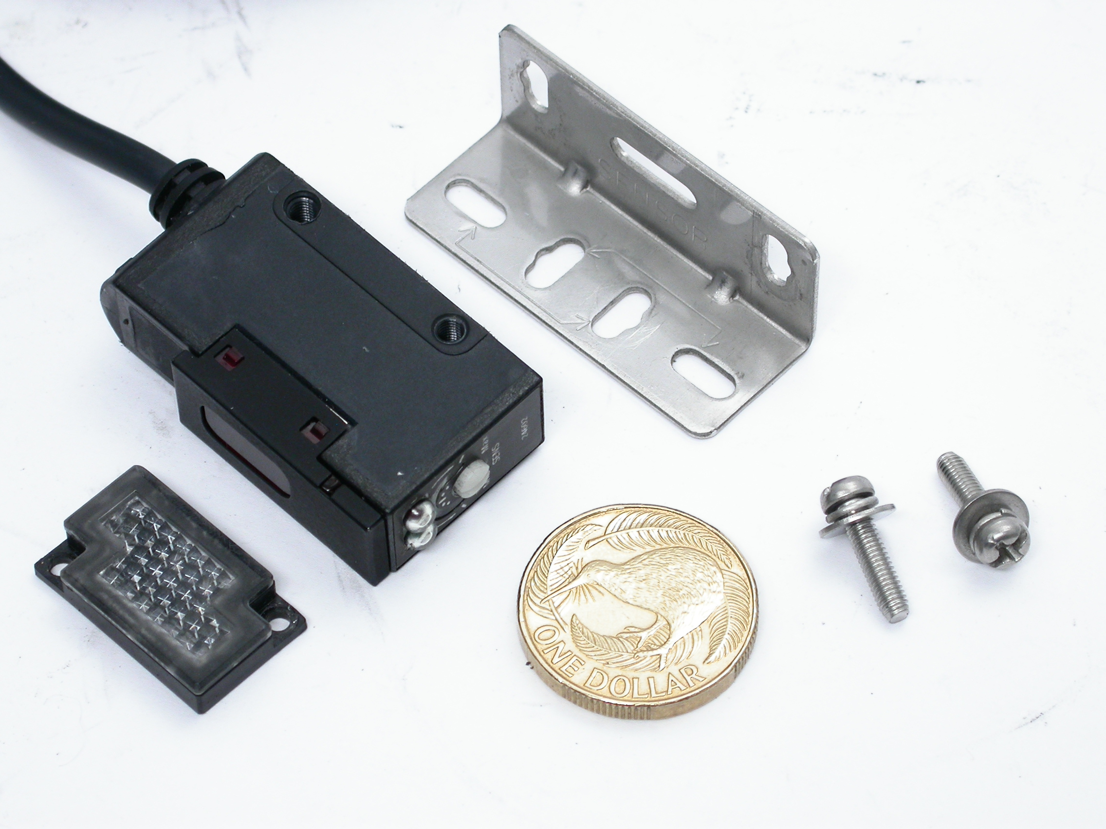 E3S-AR81-Omron_07.JPG  (943.2 Kb)