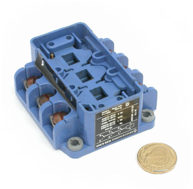 3PNO-32A-600VAC-K25A303-KRAUS-DSCN6528-640.jpg  (57.0 Kb)