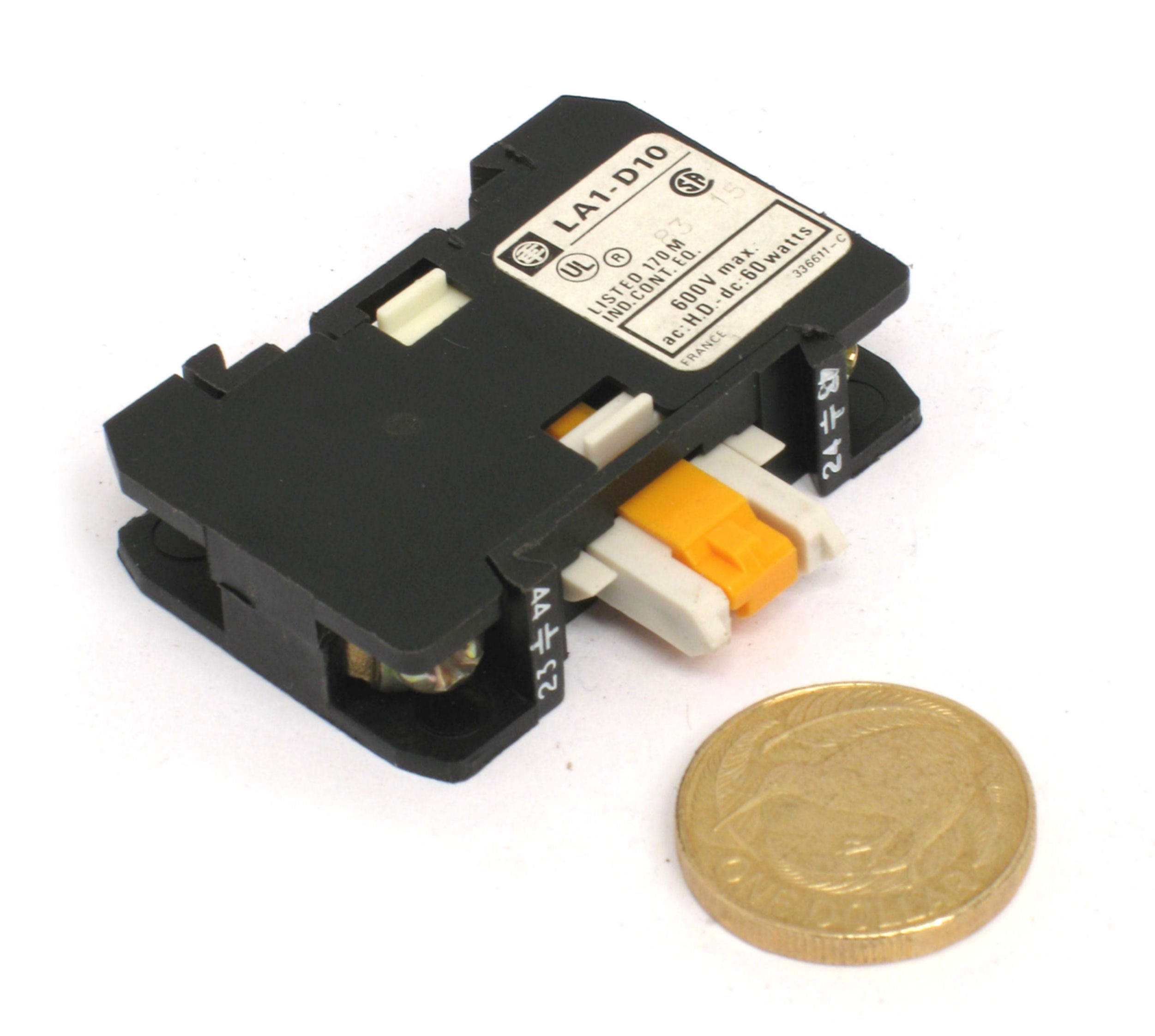 LA1-D10-Telemechanique_00.JPG  (339.2 Kb)