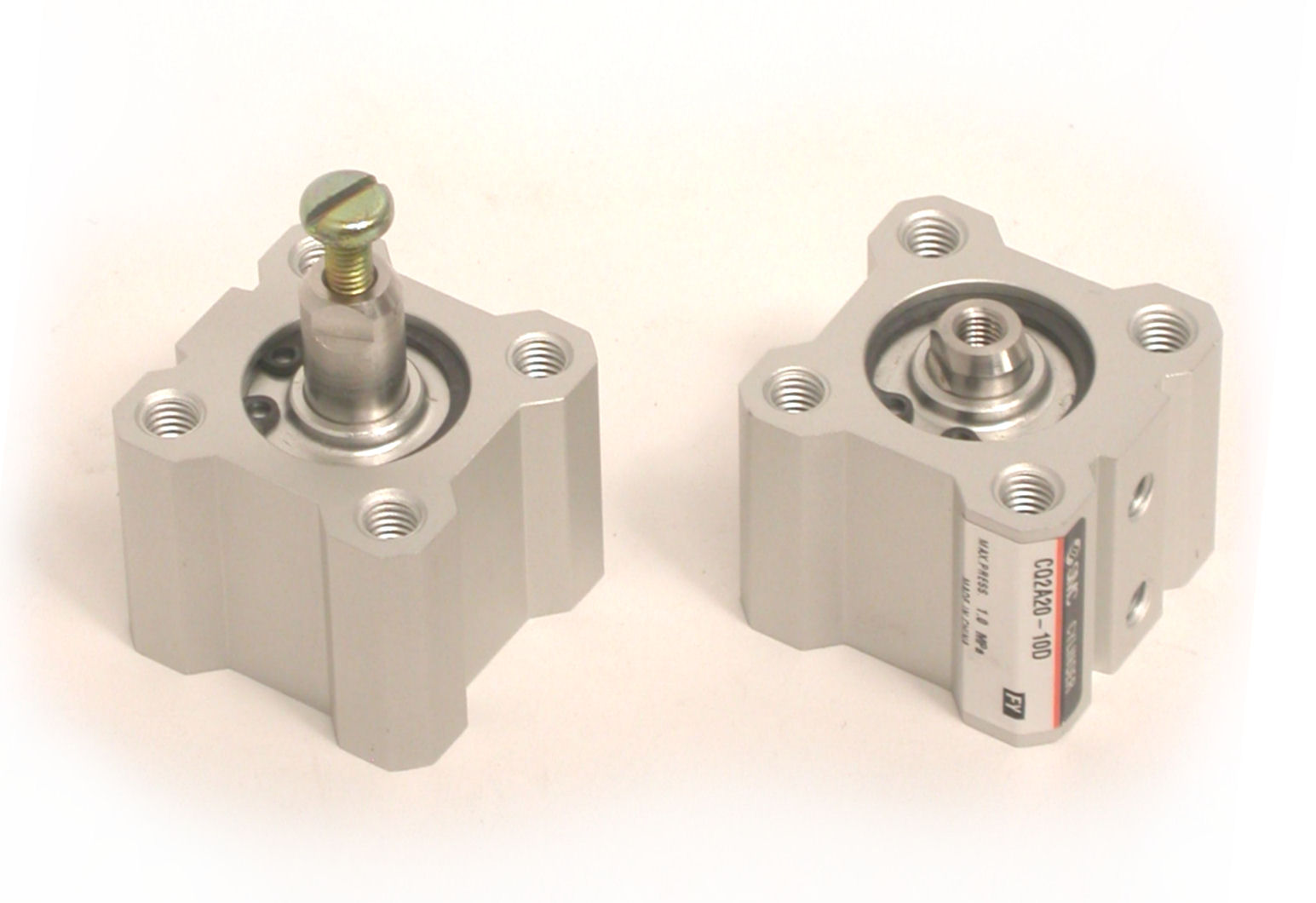 CQ2A20-10D-SMC-040.JPG  (118.9 Kb)