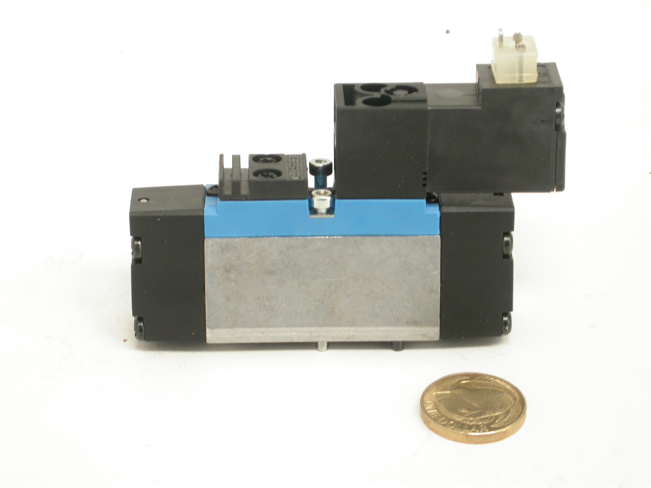 MN2H5-2D02-ValveHead-Festo-02.JPG  (635.9 Kb)