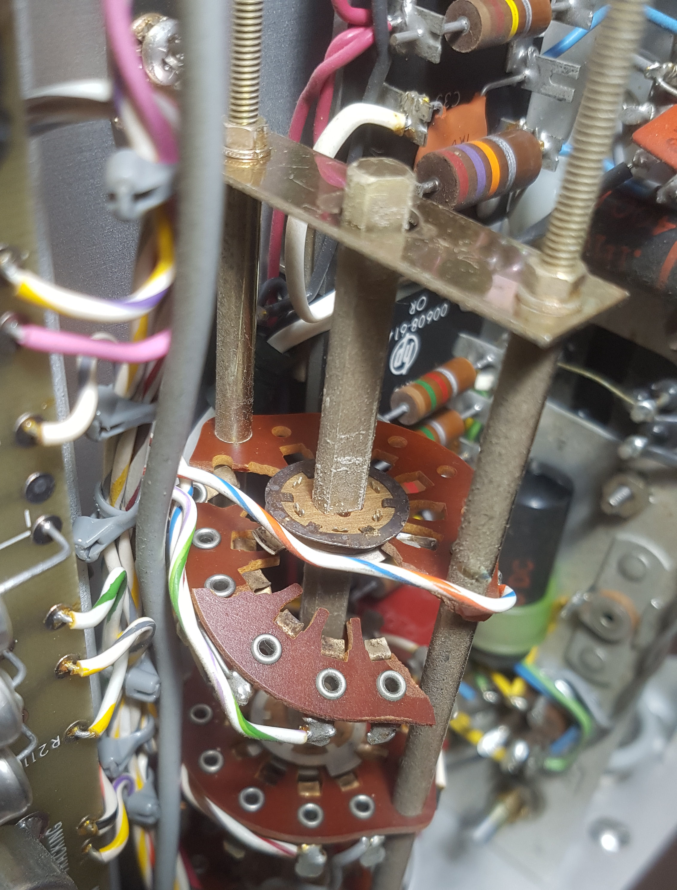 608E-HP-Switch_180819.jpg  (965.6 Kb)