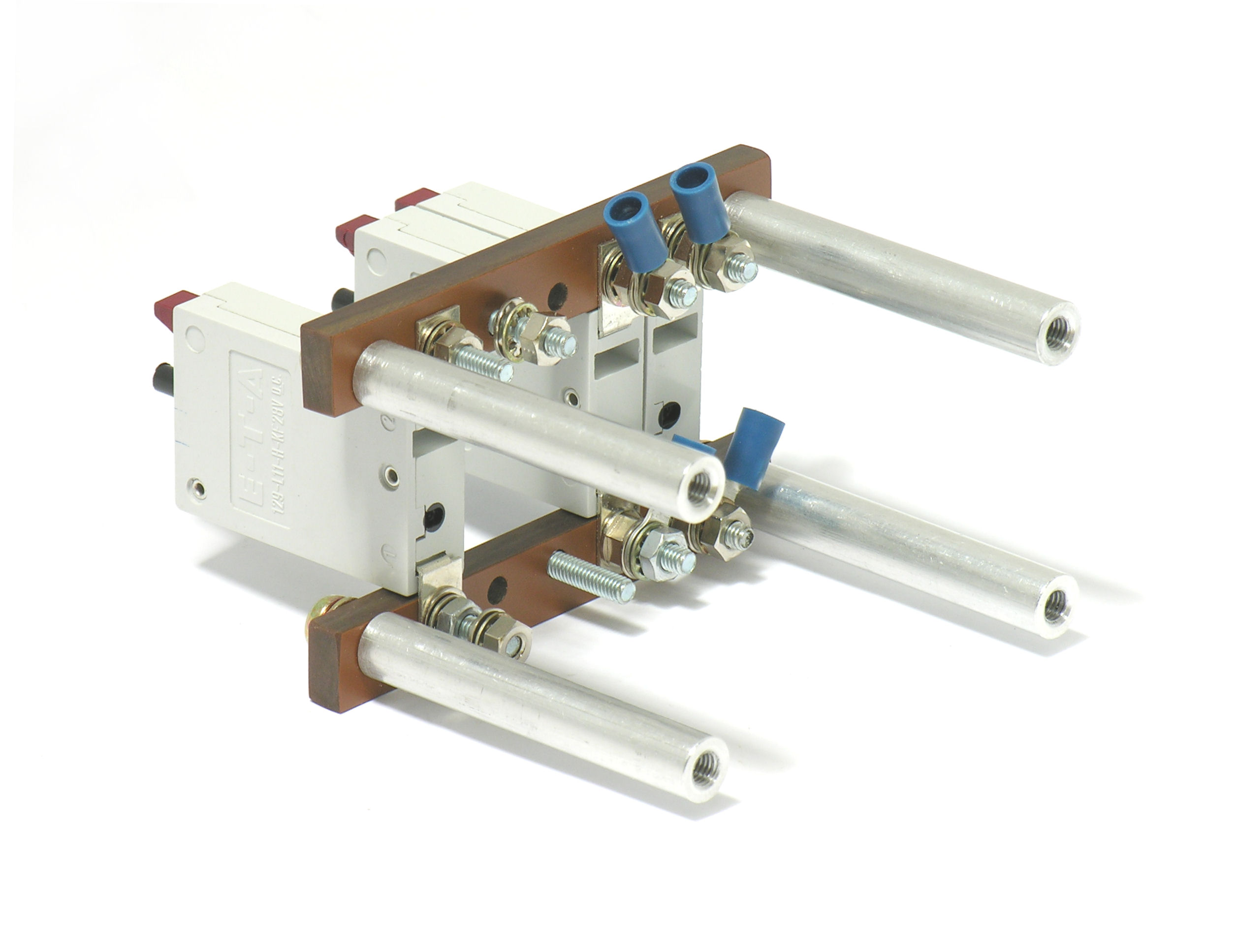DCDM-CB-Assy-DSCN1433.JPG  (287.8 Kb)