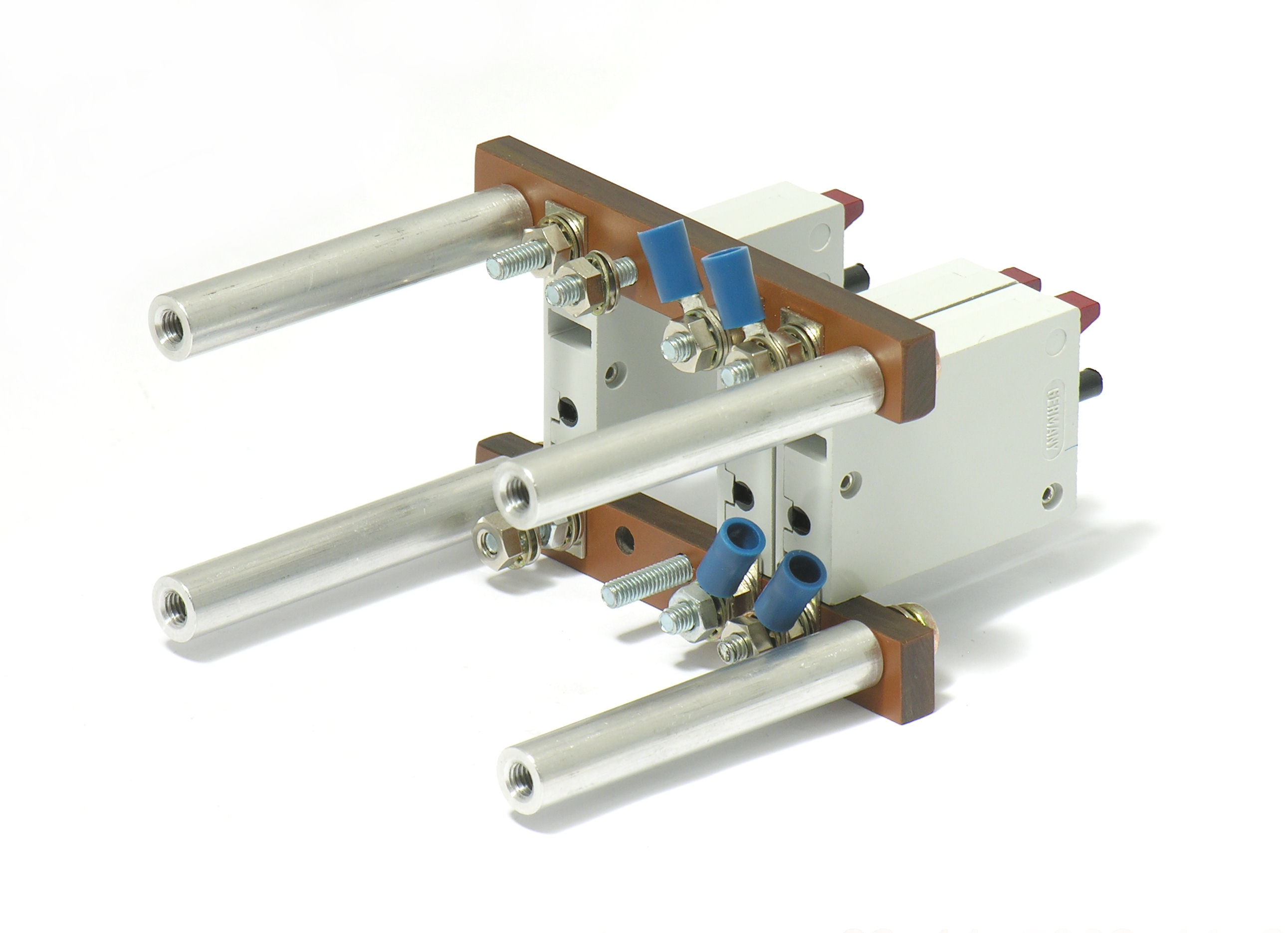 DCDM-CB-Assy-DSCN1438.JPG  (298.3 Kb)