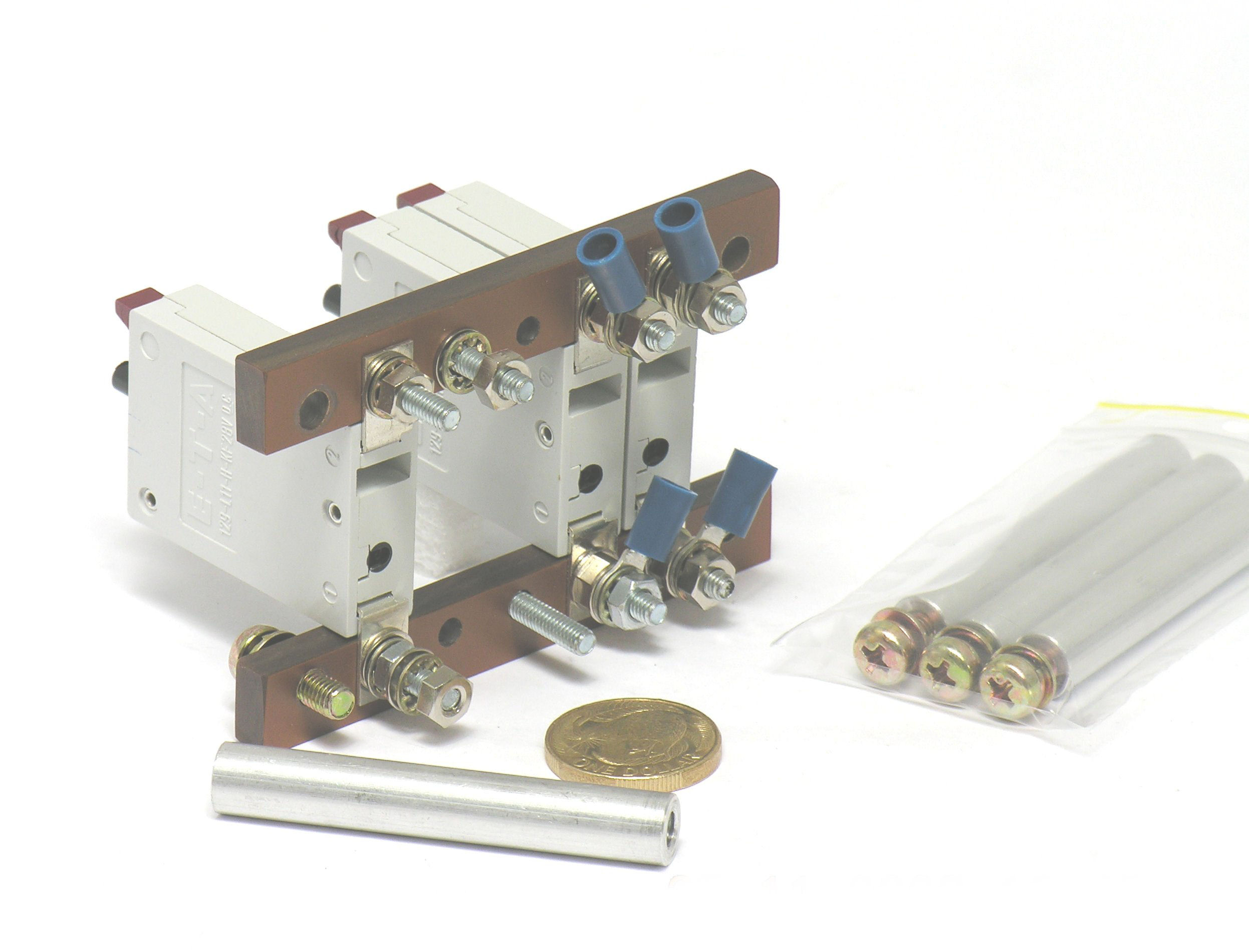 DCDM-CB-Assy-DSCN1457.JPG  (331.4 Kb)