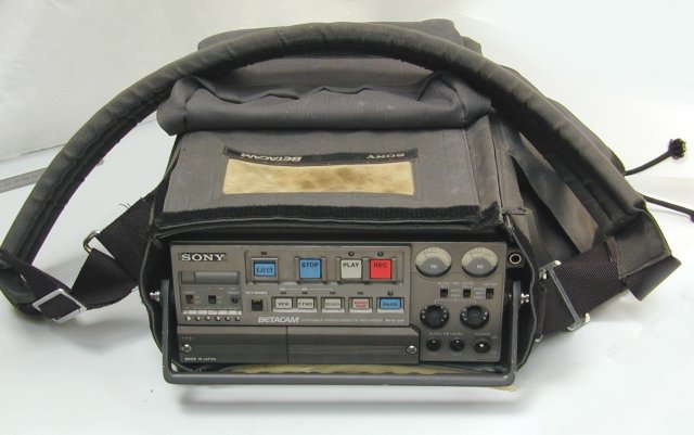 Sony-BVP25P-L31Bag-640_2.jpg  (42.2 Kb)