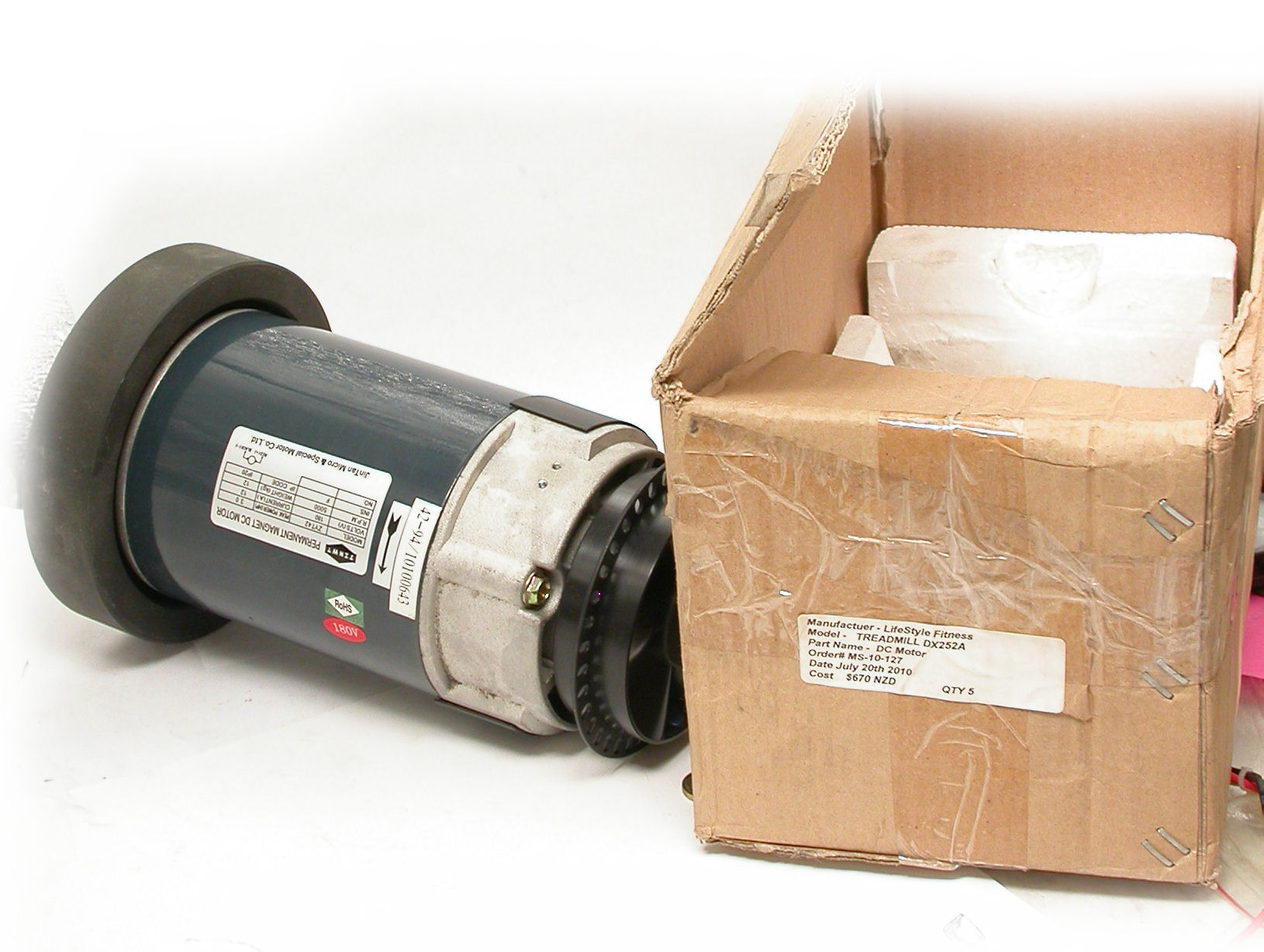 180V-12A-5000rpm-ZYT42-JINWT_DSCN0103.JPG  (256.2 Kb)