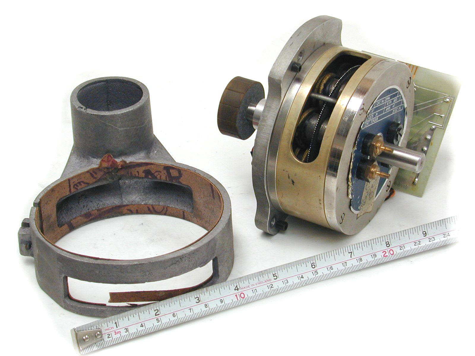 24V-4A7-3650rpm-Servalco-G9M4-21314-3.jpg  (233.7 Kb)
